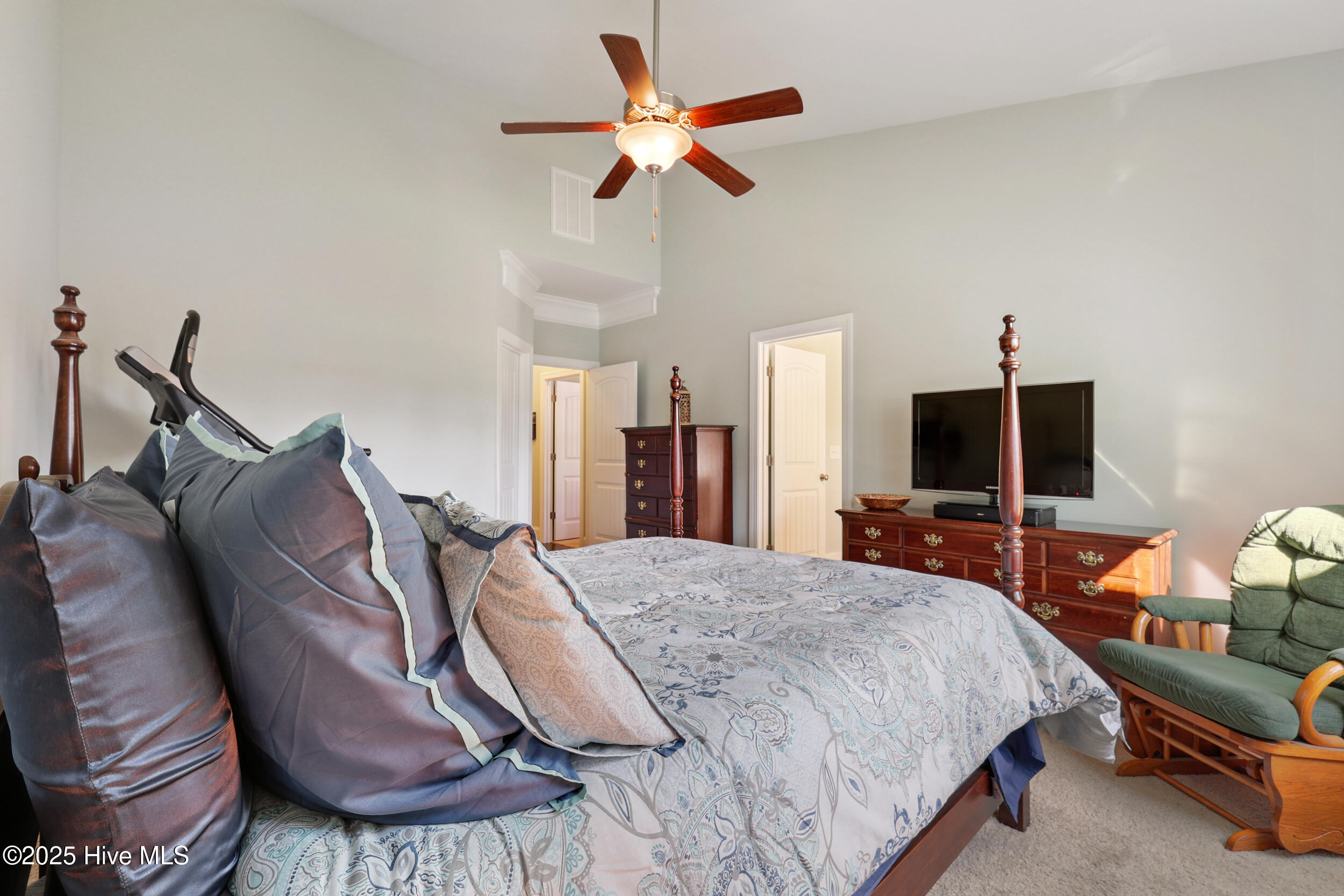 100521599 | Photo 16