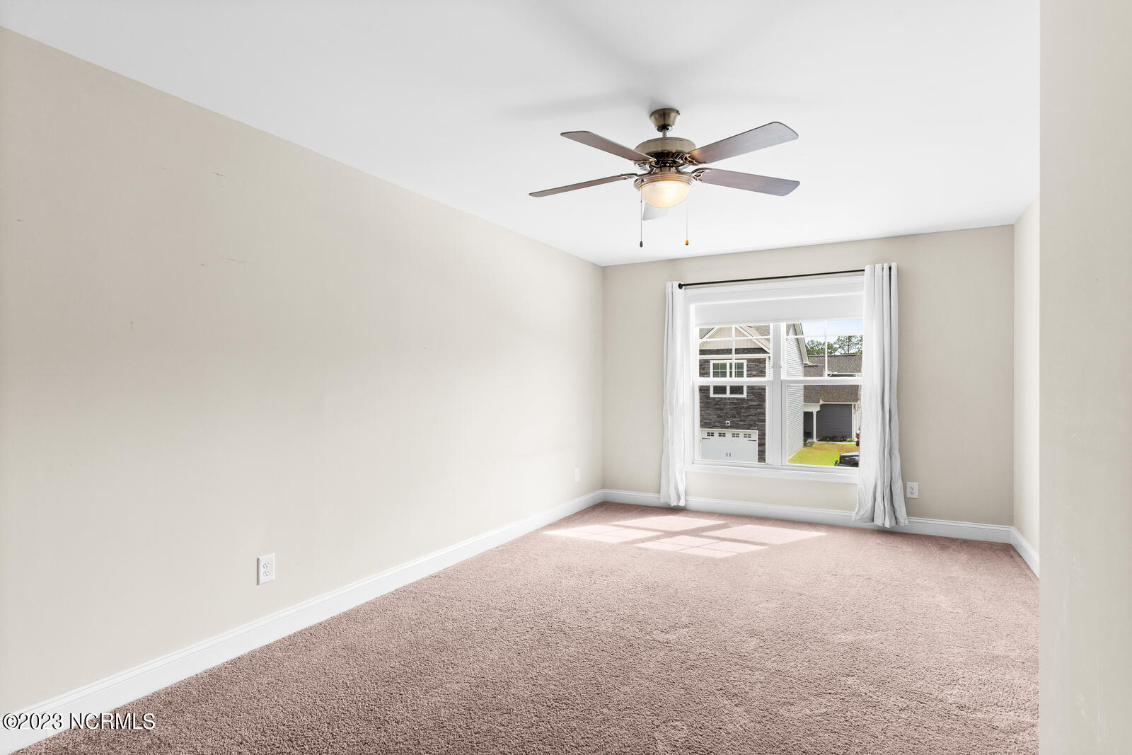 100552237 | Photo 15