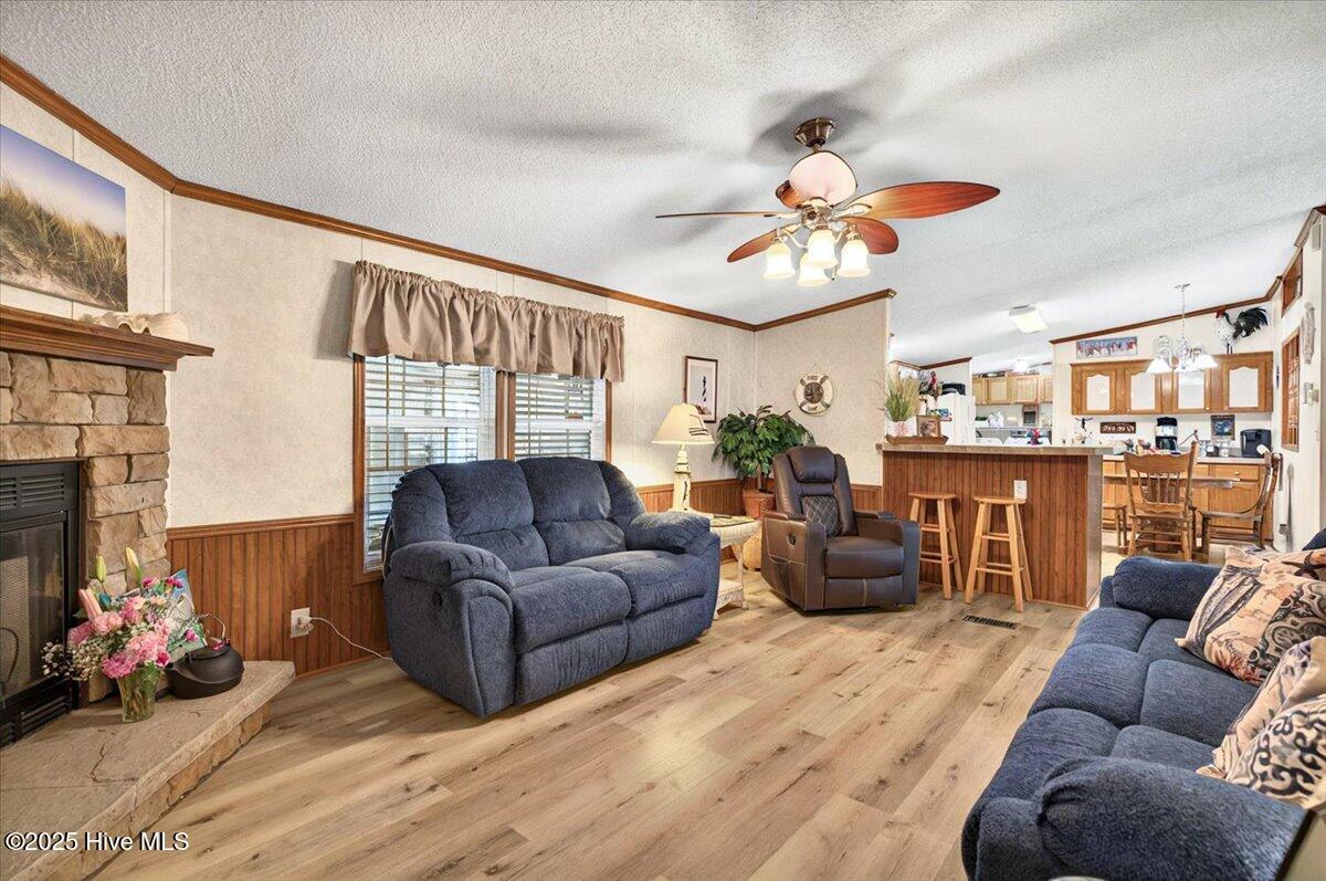 100555131 | Photo 11