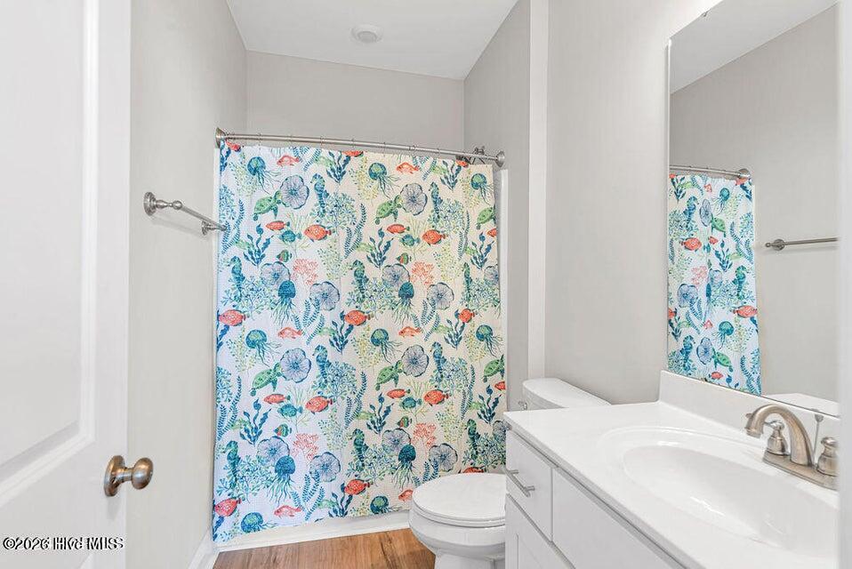 100566318 | Photo 25