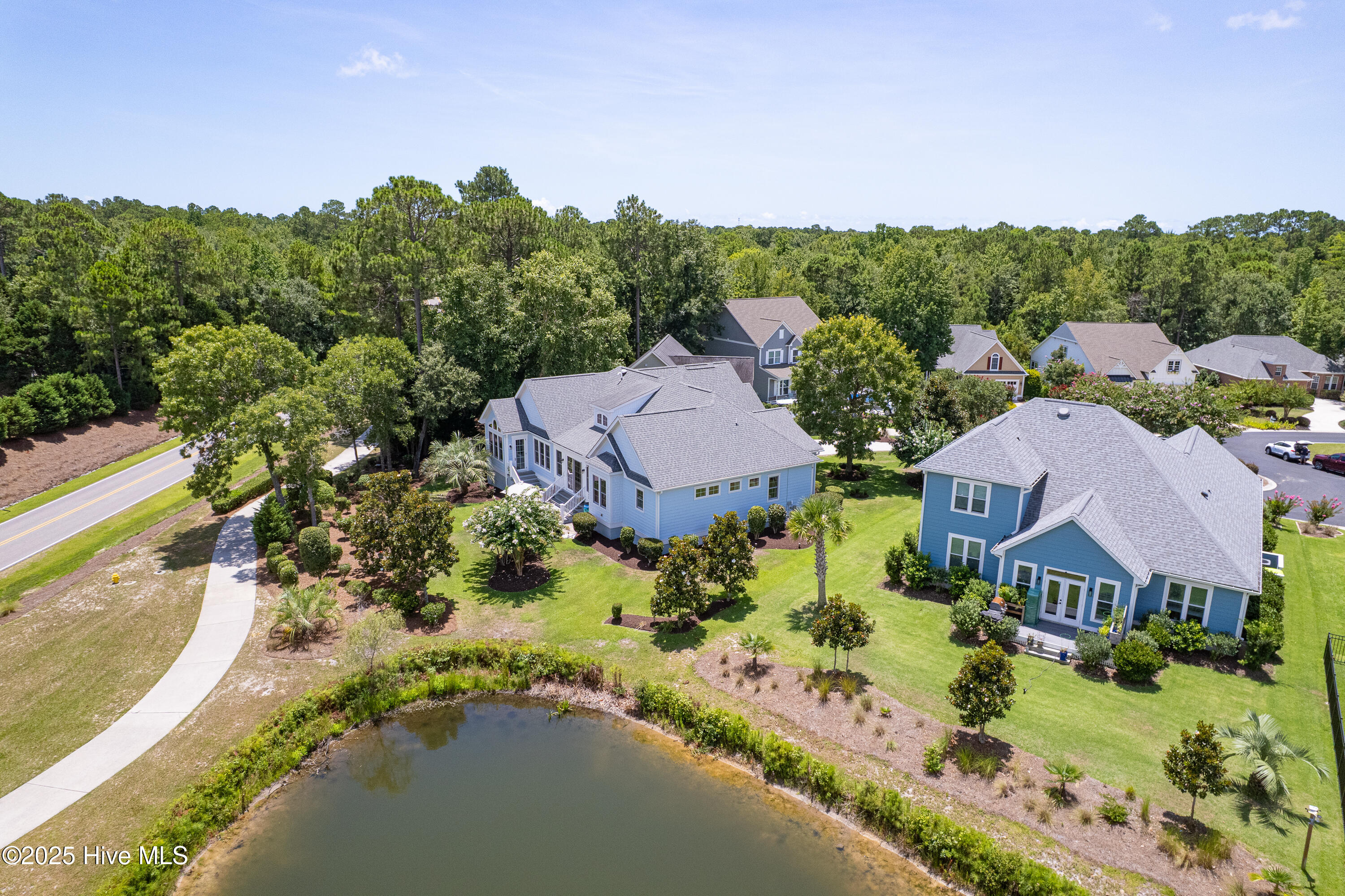 100519190 | Photo 45