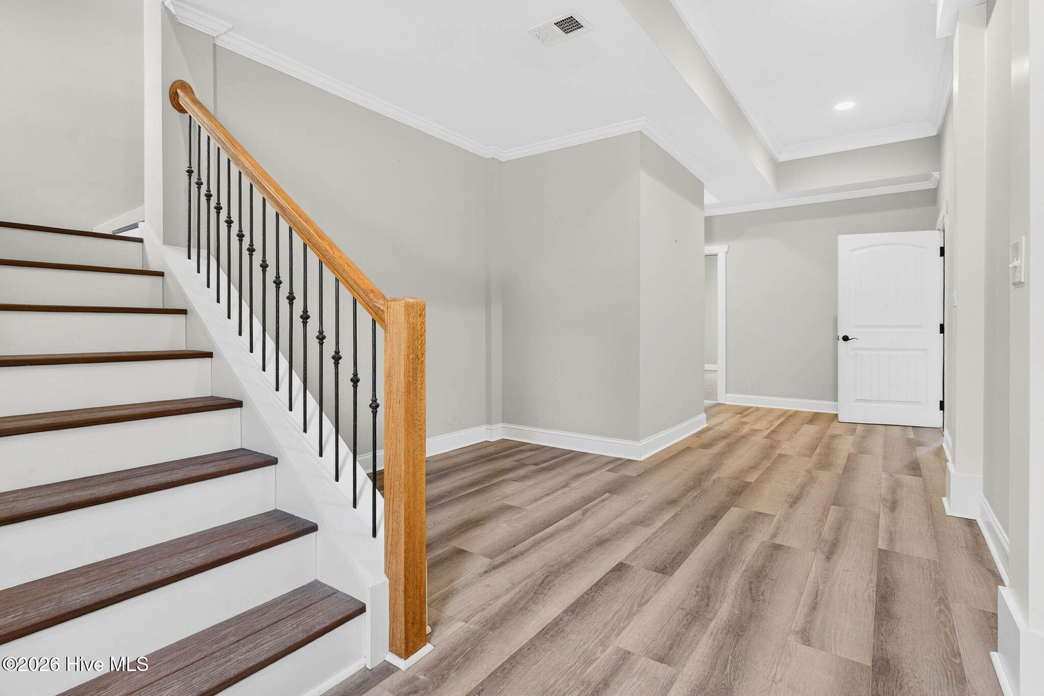 100563982 | Photo 58