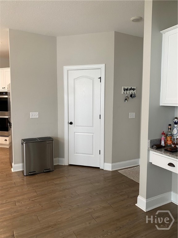 Panty - Garage door entry - technology cabinetry a