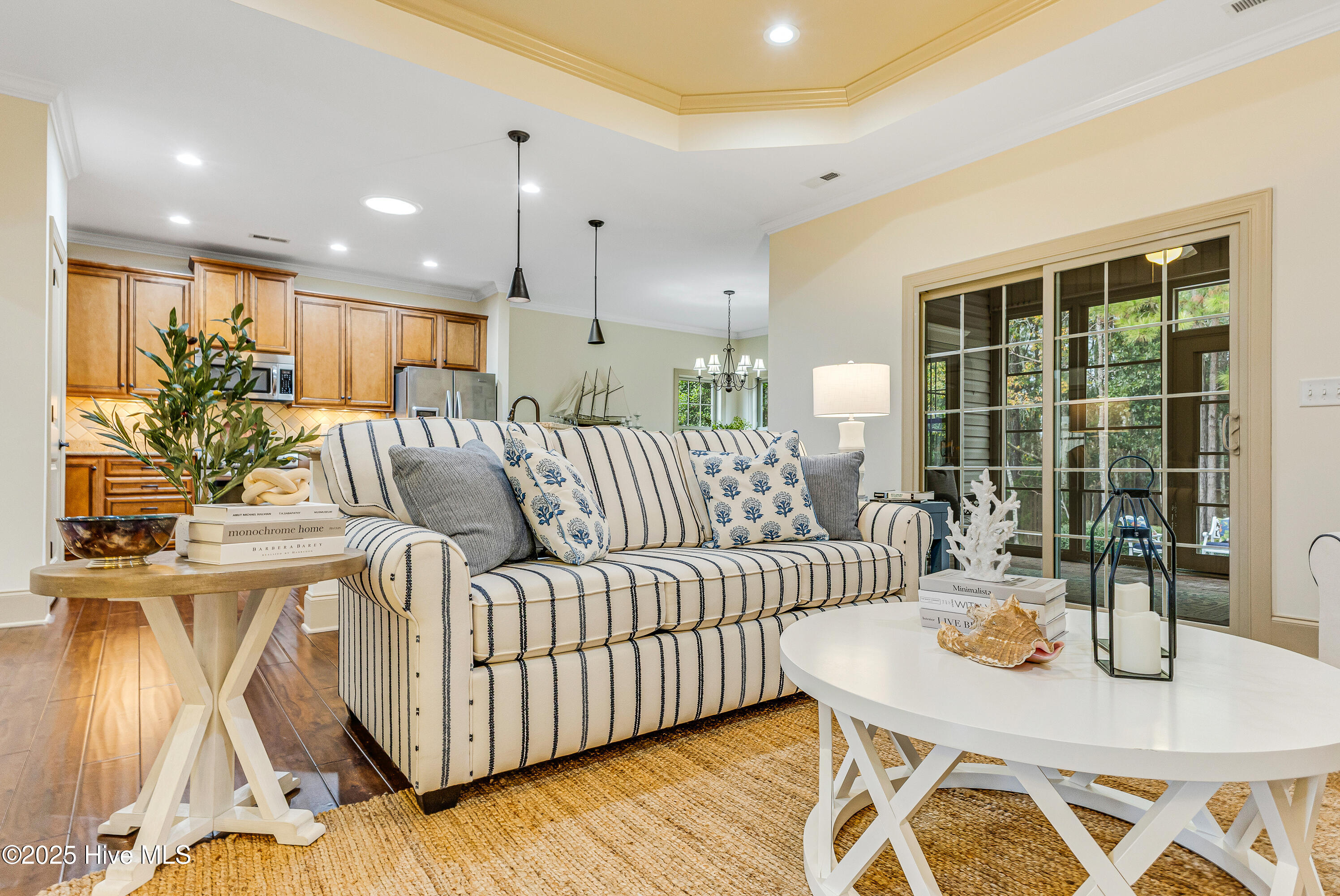 100546218 | Photo 17