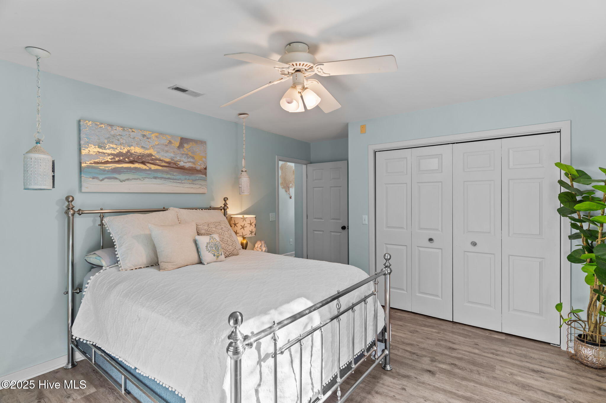 100537422 | Photo 41