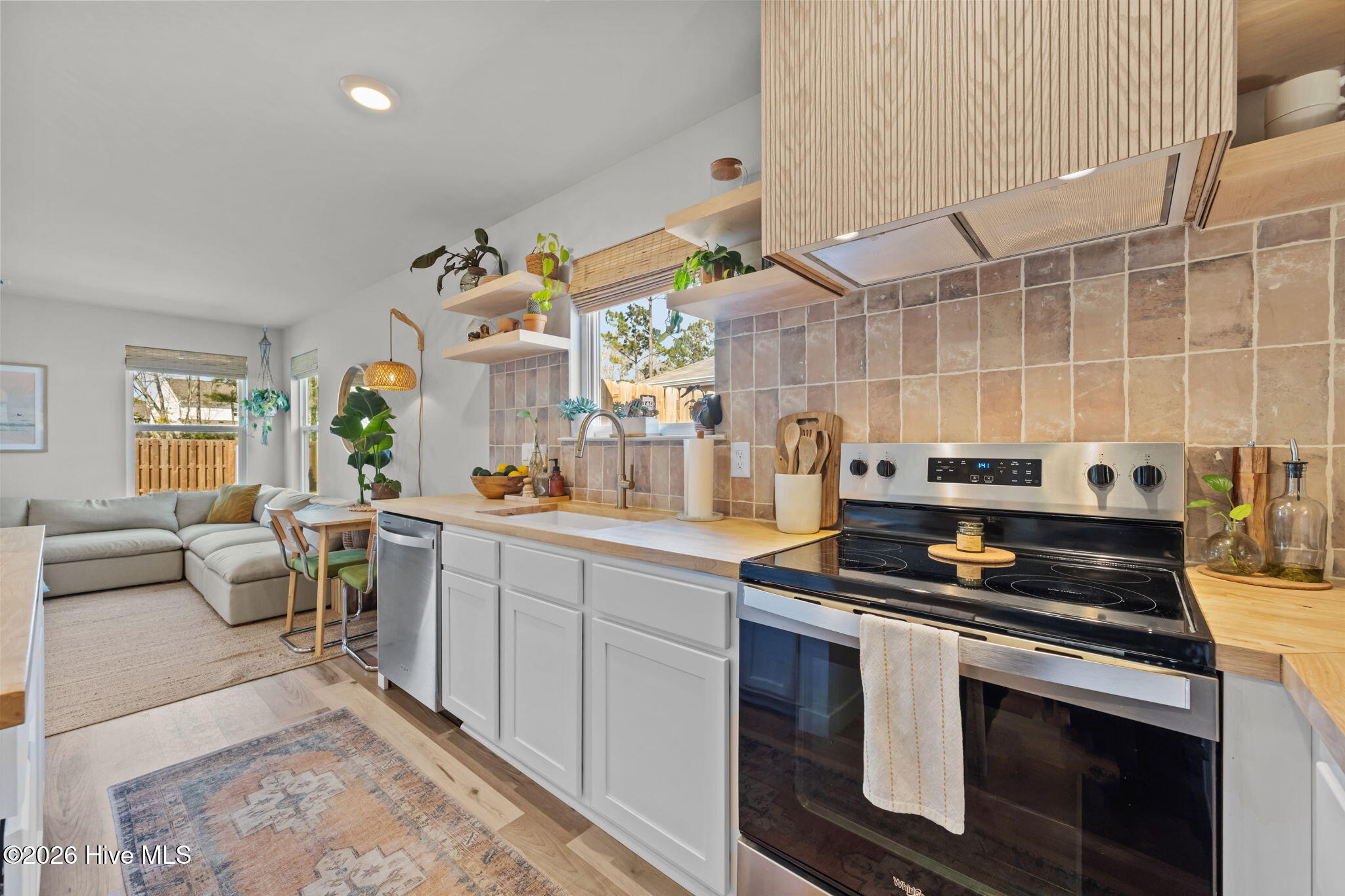 100557518 | Photo 19