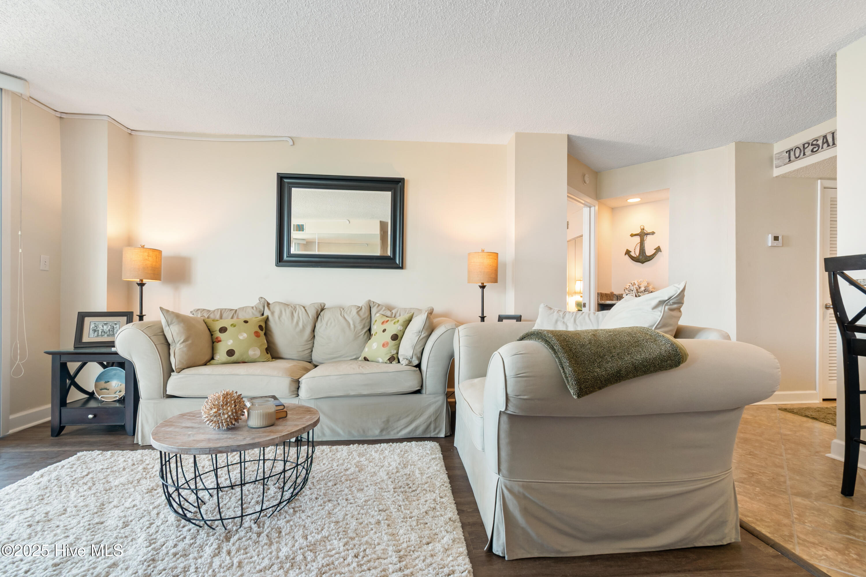 100510690 | Photo 10