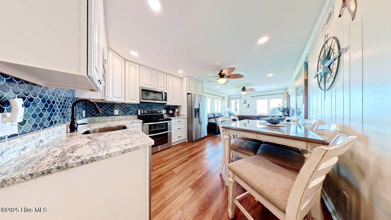 100532180 | Photo 11