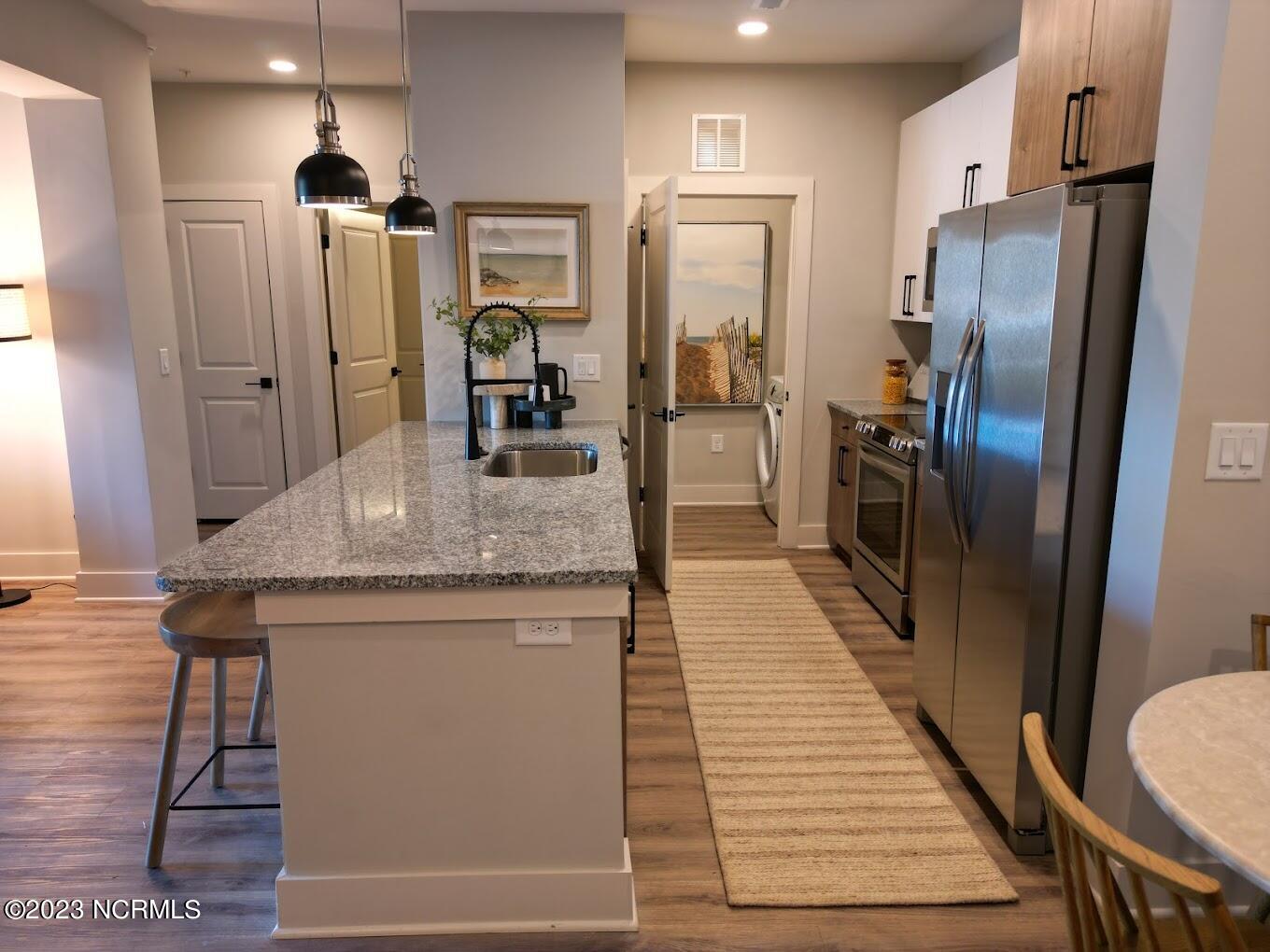 100546051 | Photo 14