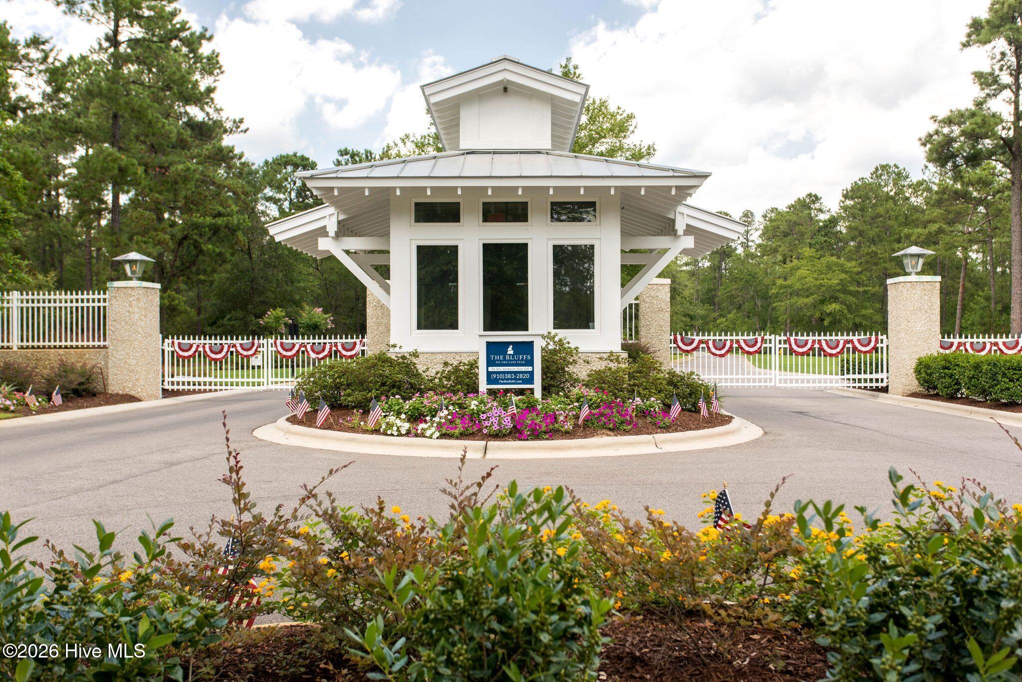 100569004 | Photo 95