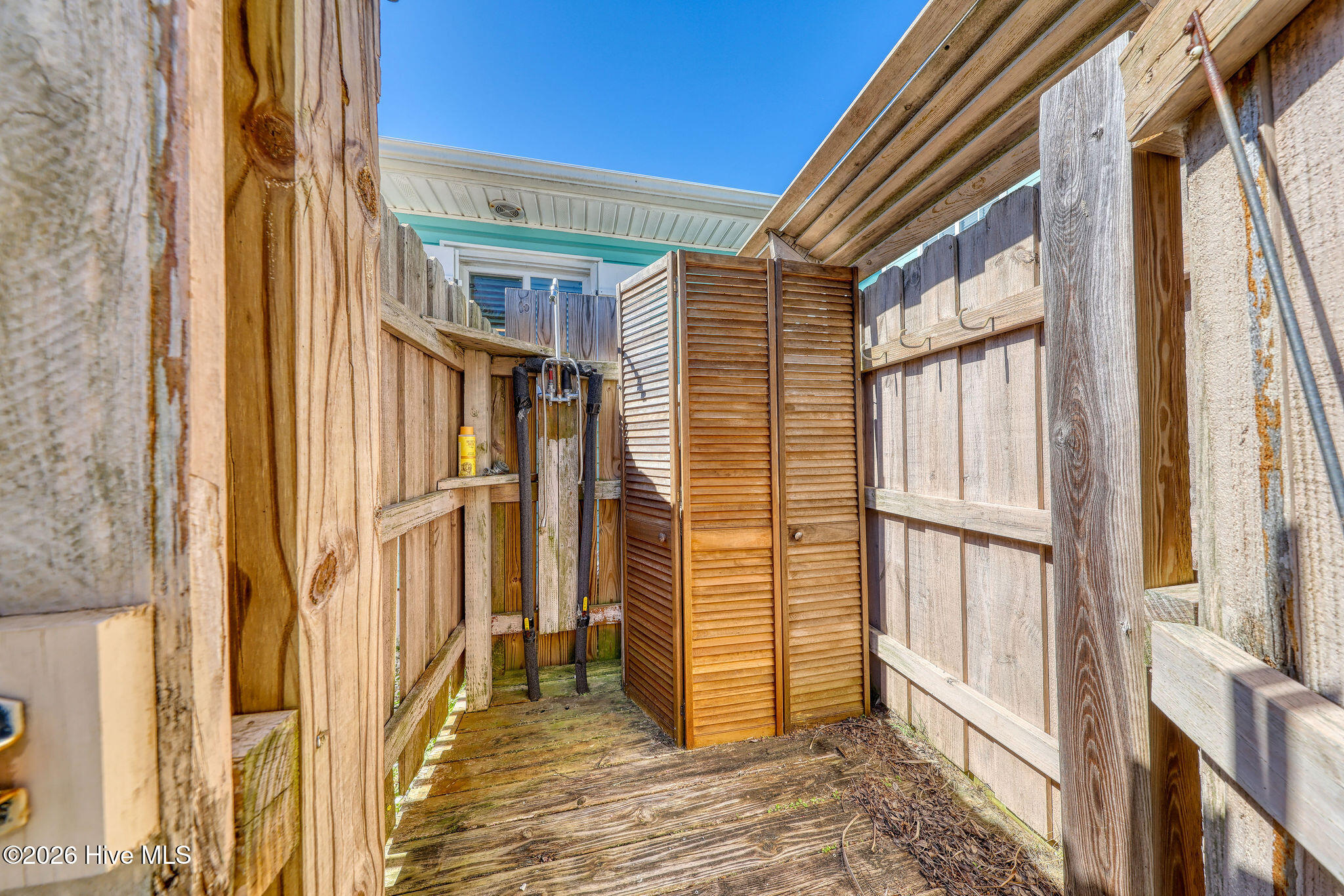 100566548 | Photo 38