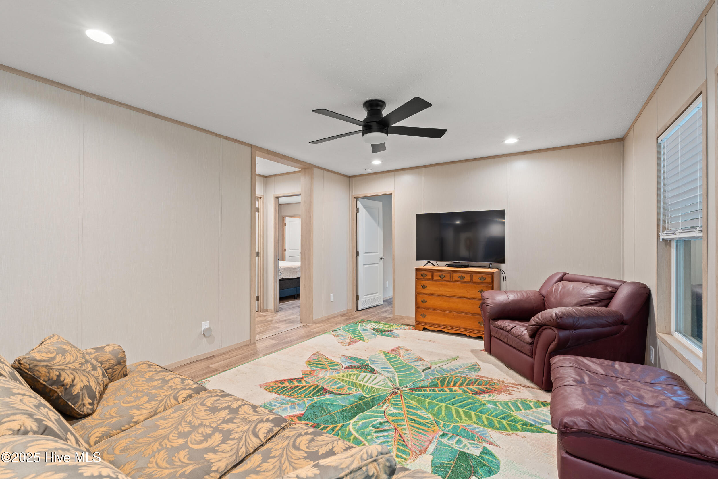 100543638 | Photo 17