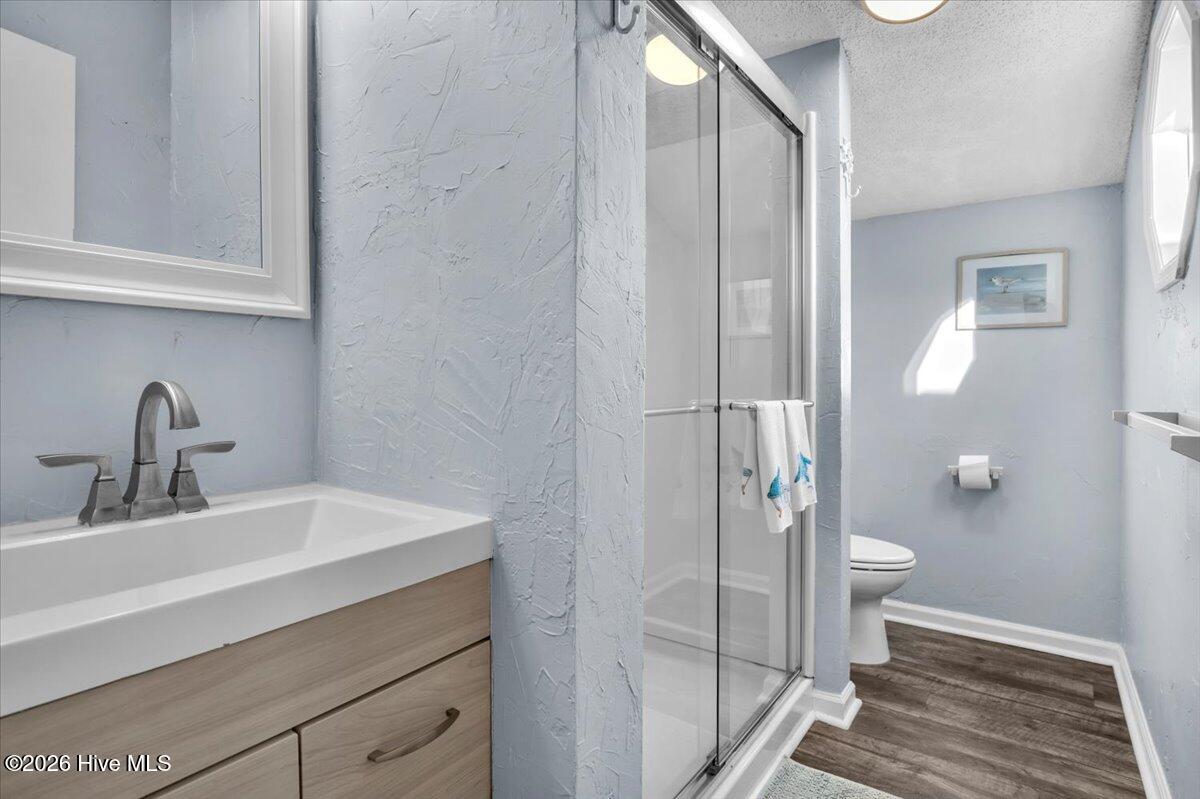 100559850 | Photo 38