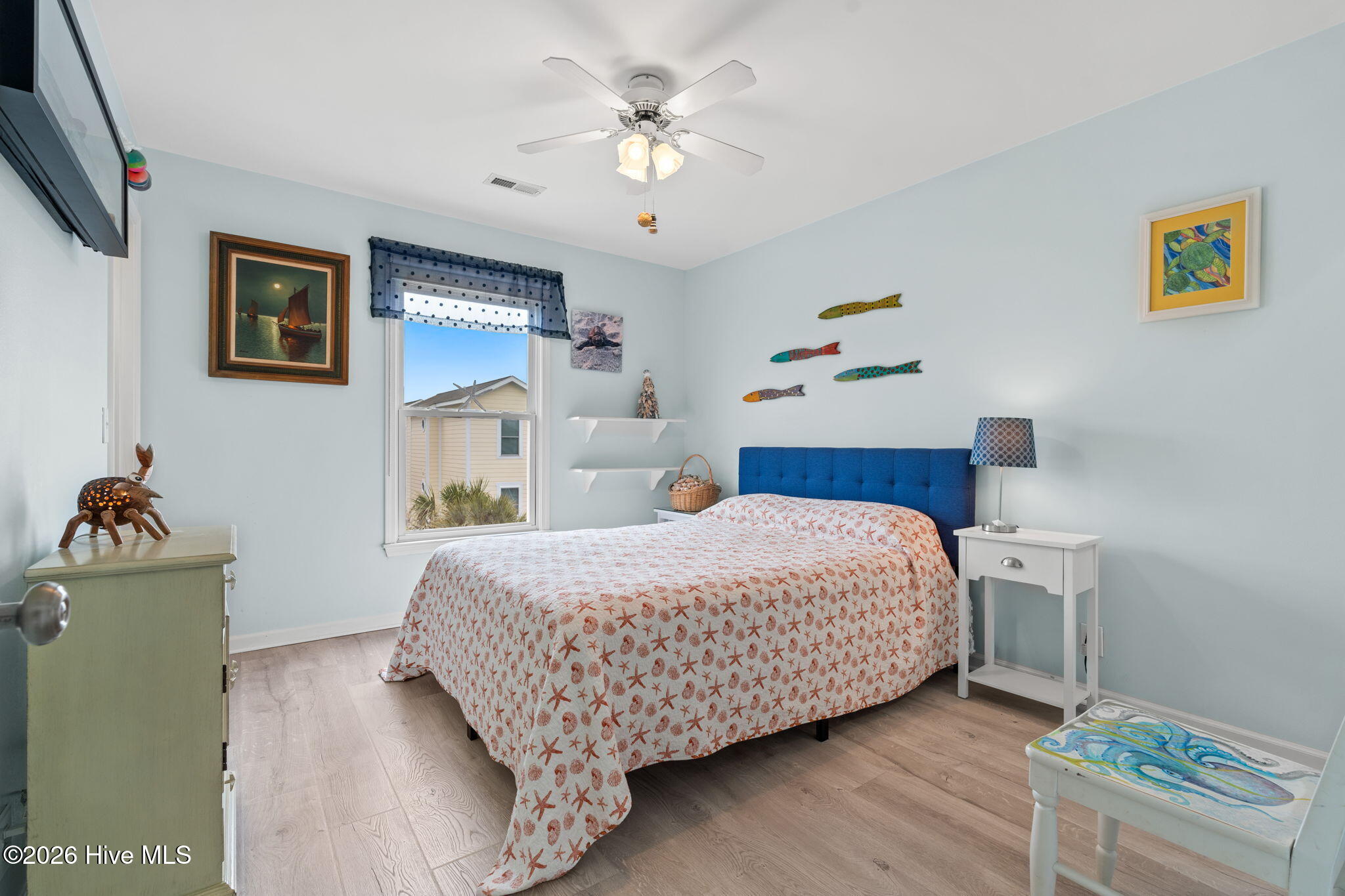 100565933 | Photo 31