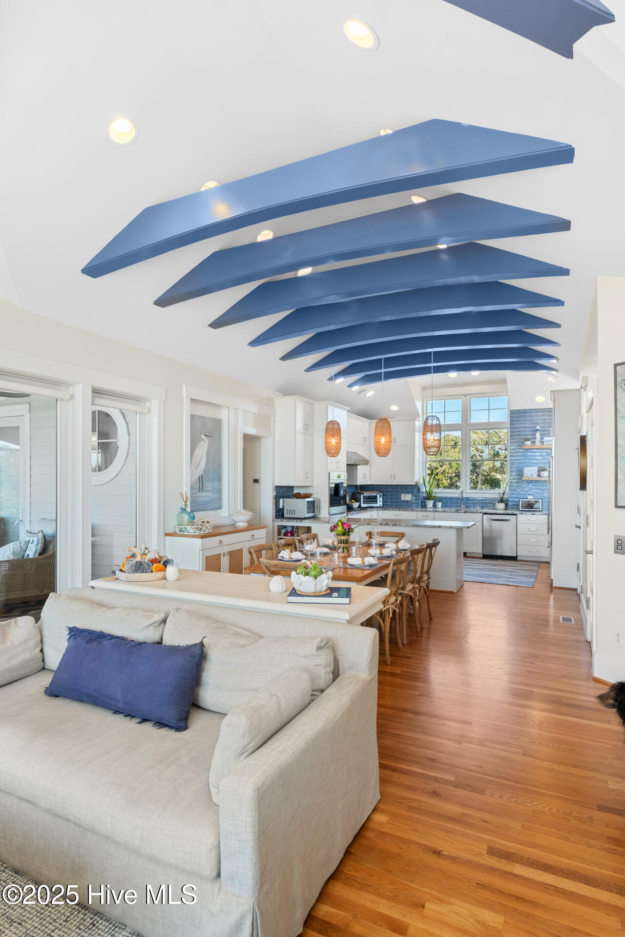 100540295 | Photo 10