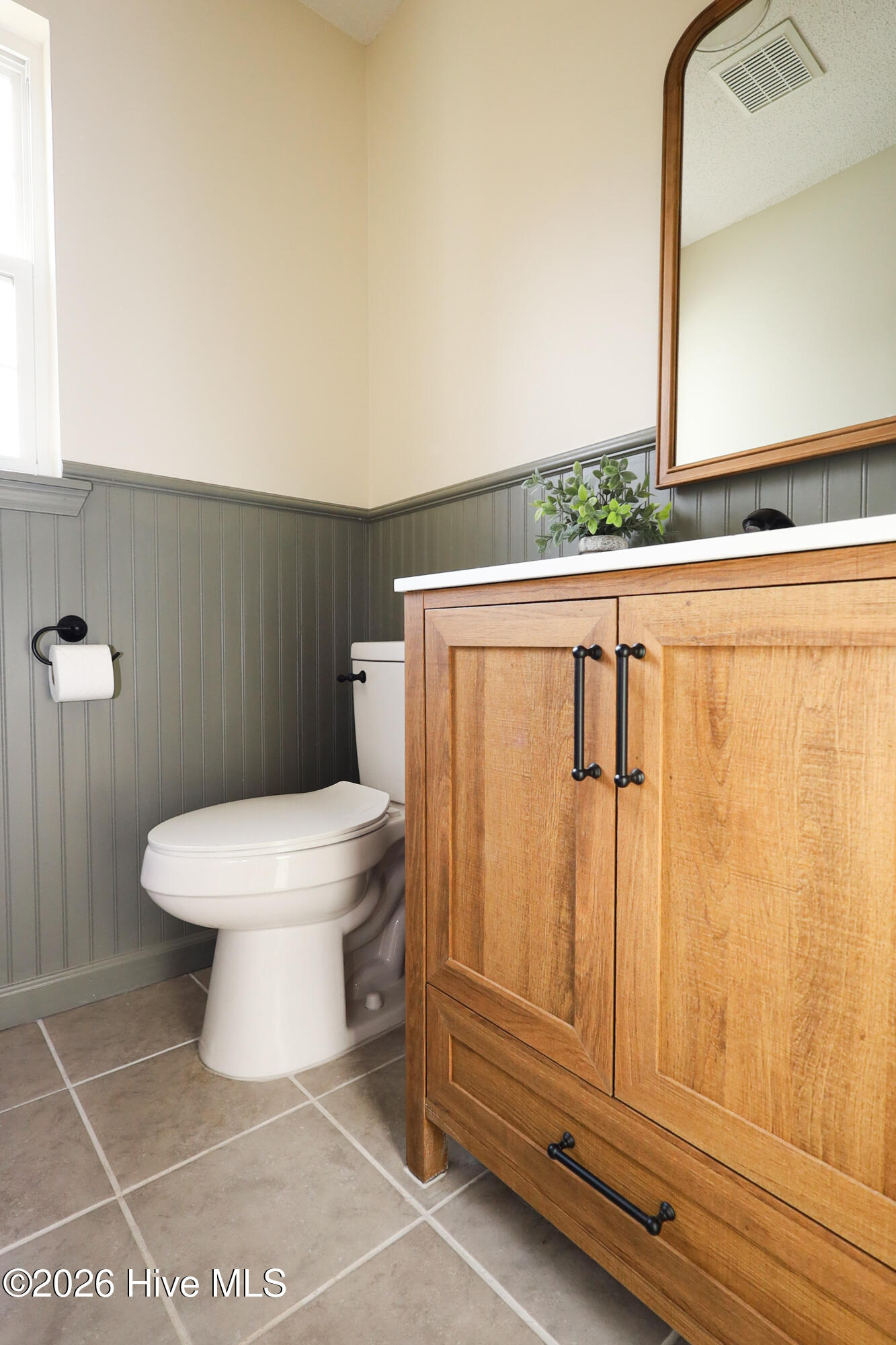 100549070 | Photo 26