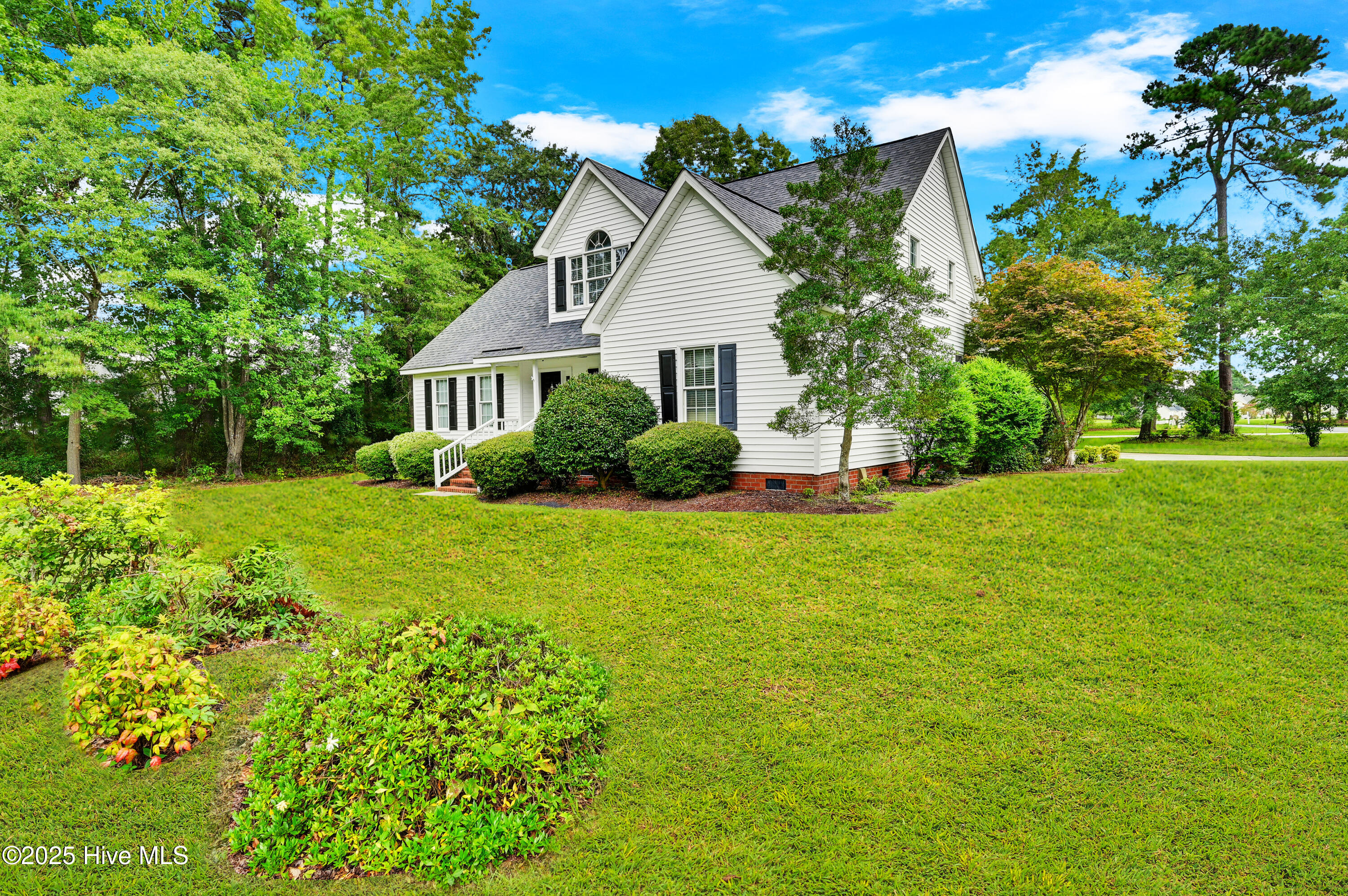 Exterior 730 Sir Hunter Drive-8