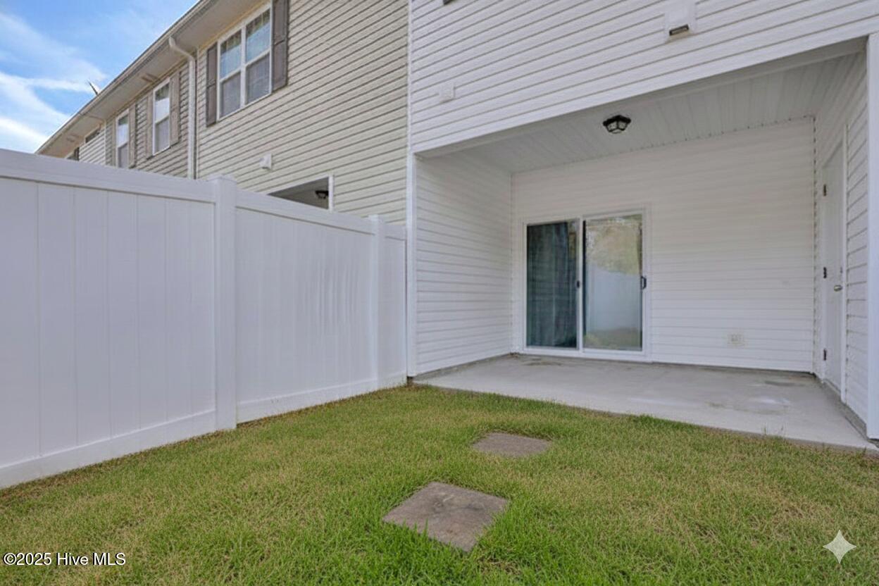 100546186 | Photo 30