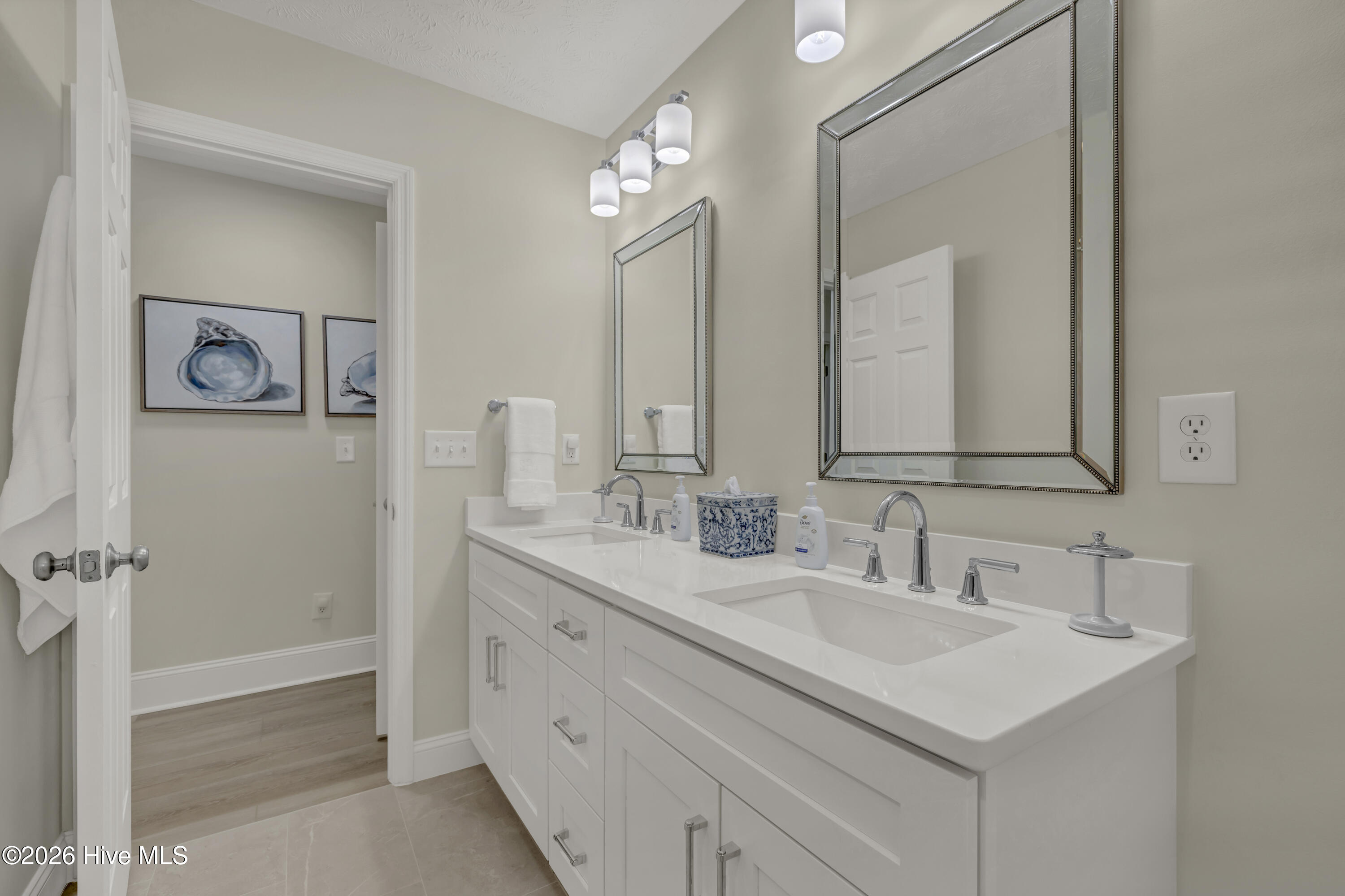 100559772 | Photo 35