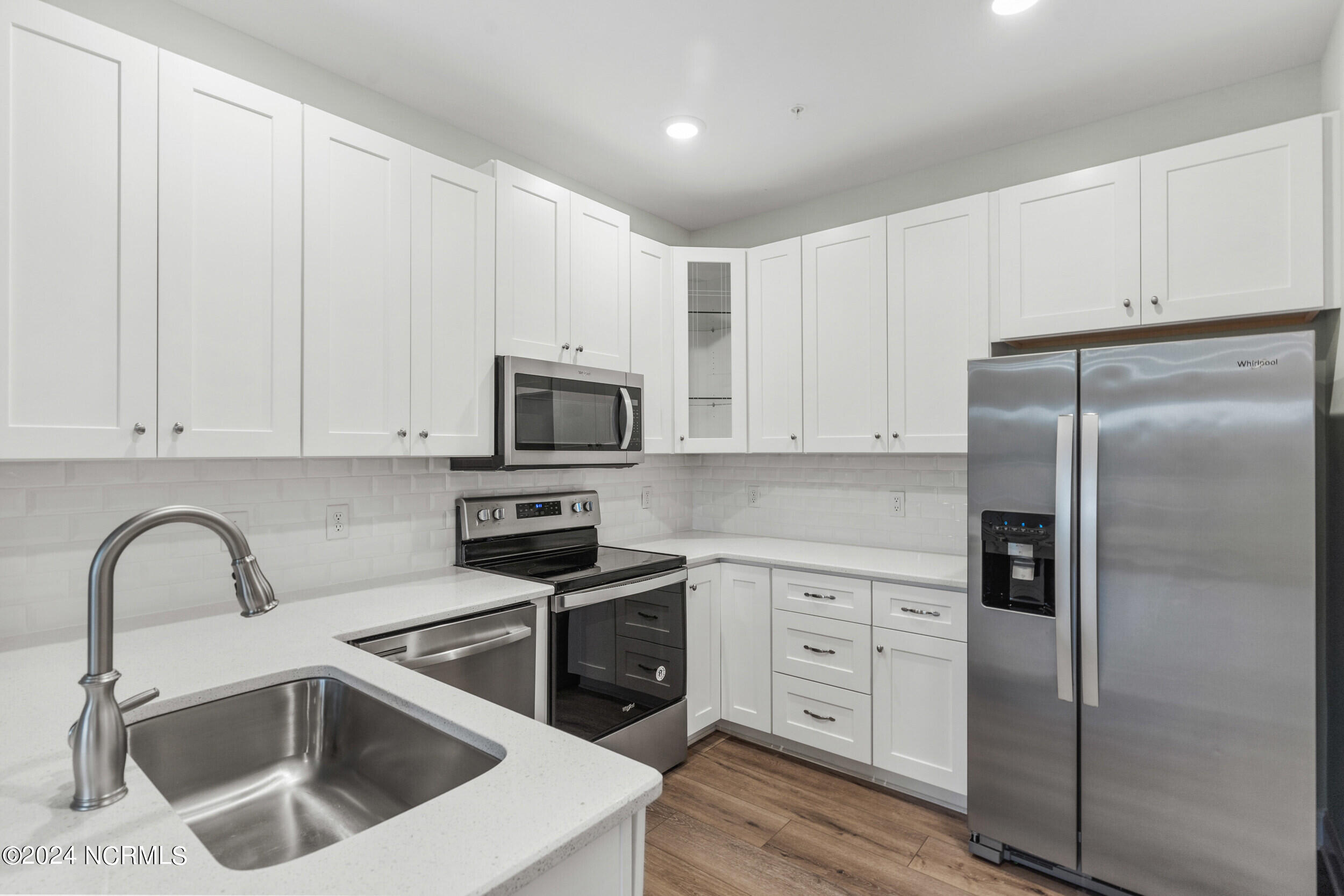 100552066 | Photo 16