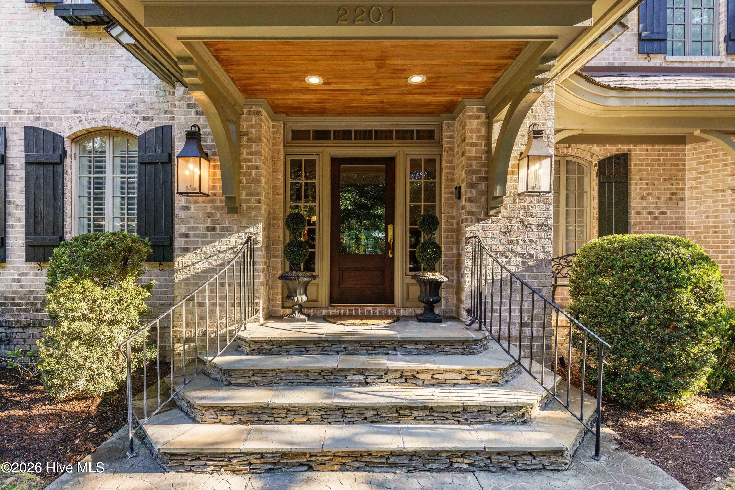 100555813 | Photo 88