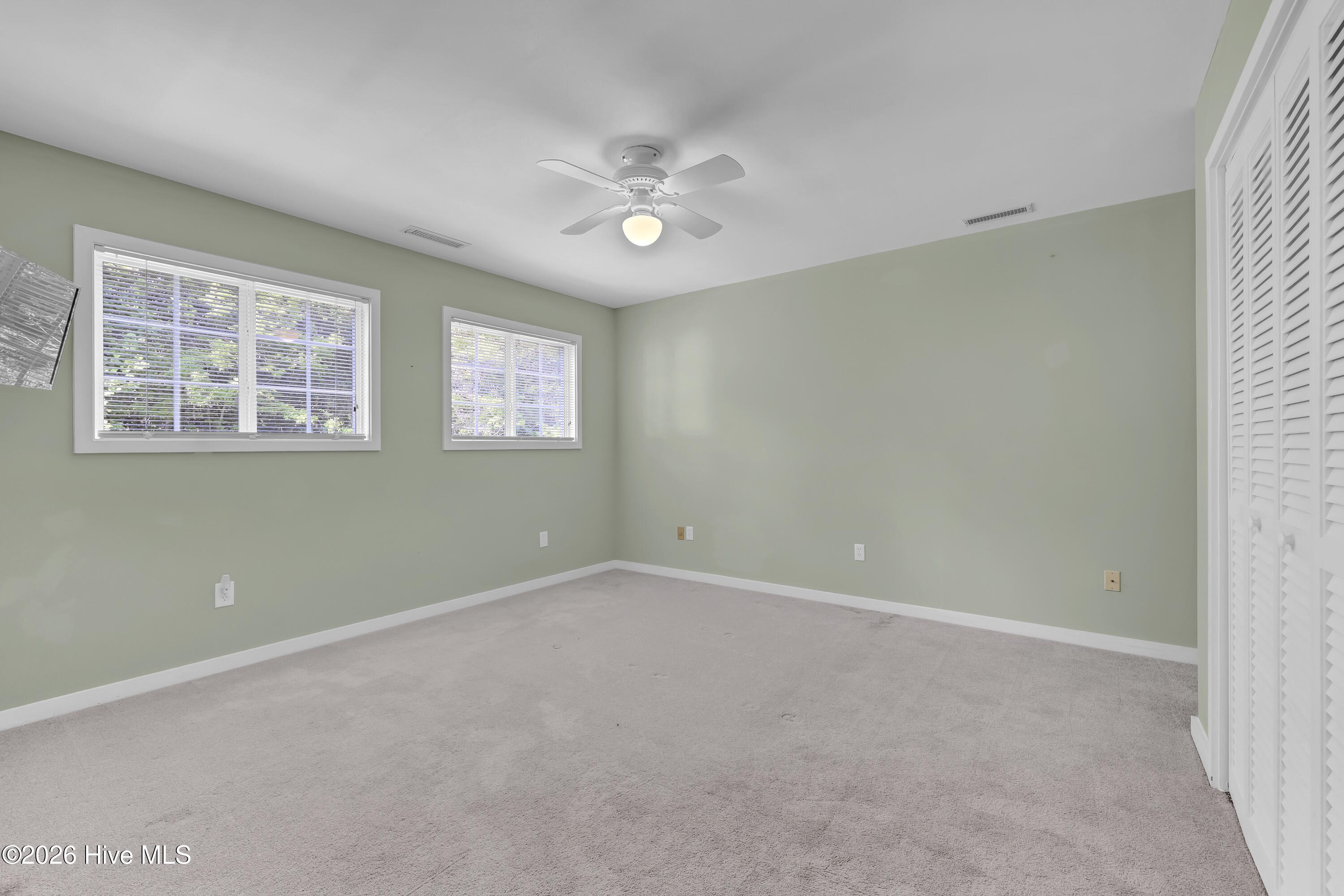 100568630 | Photo 17