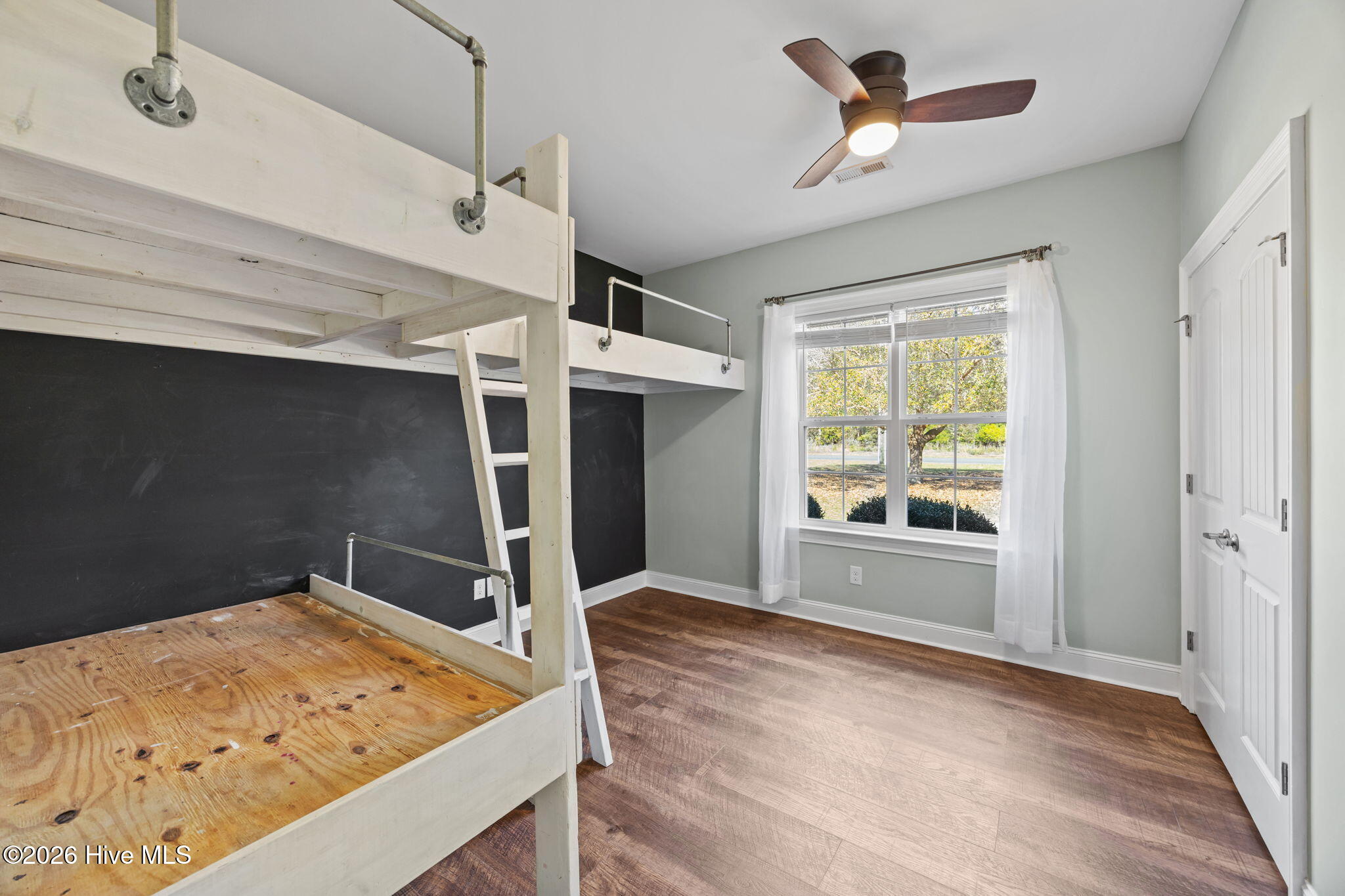 100559497 | Photo 26