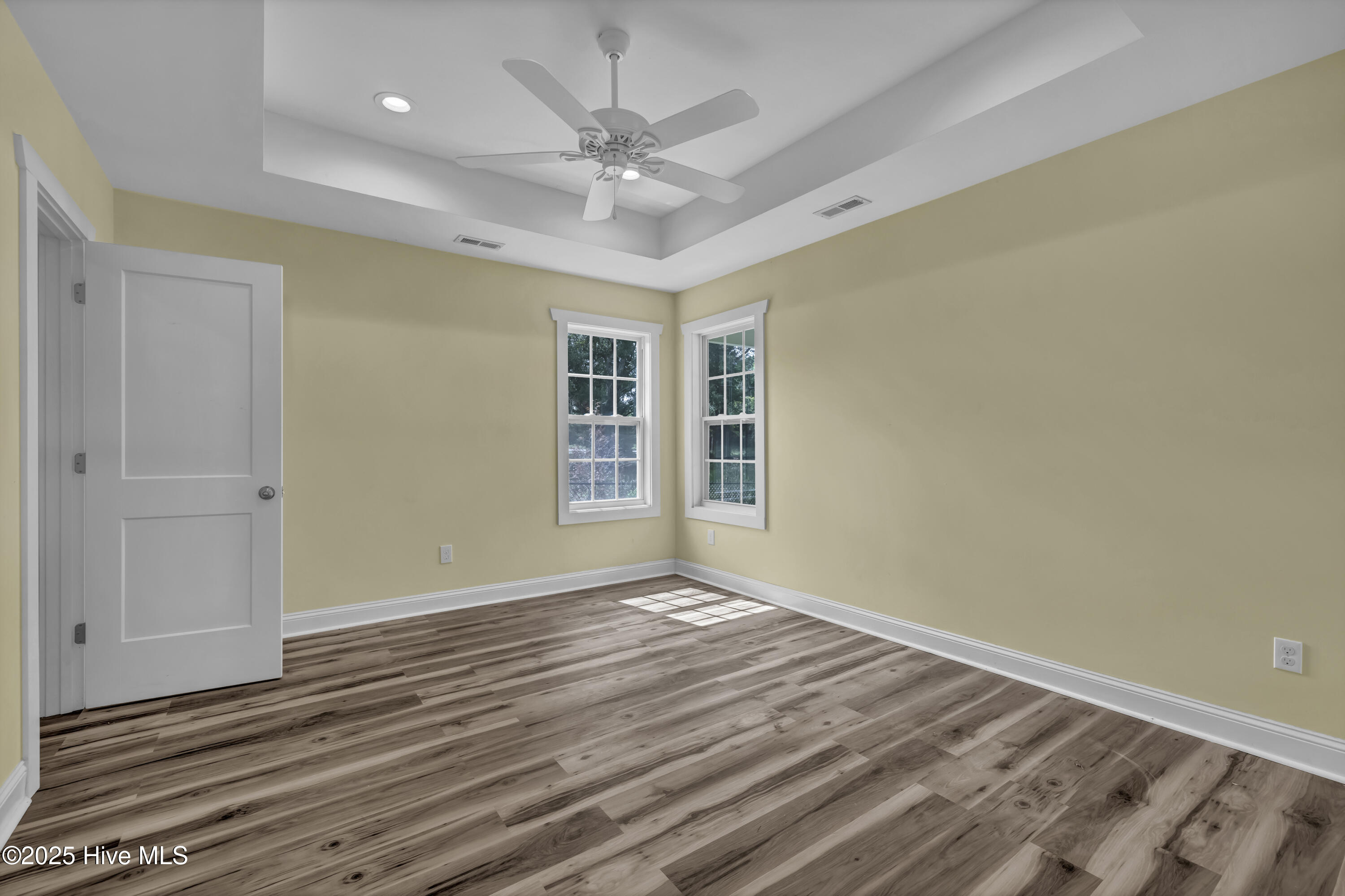 100513593 | Photo 15