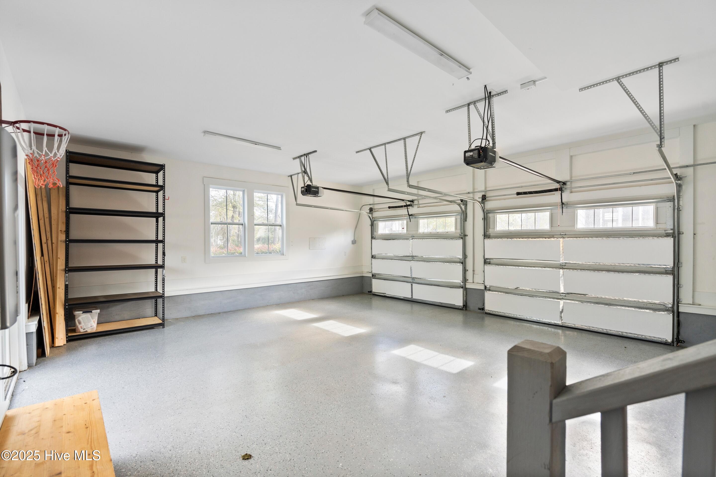 100544817 | Photo 44