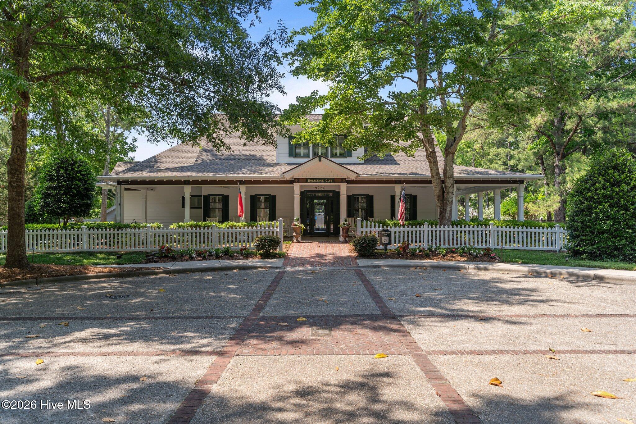 100561679 | Photo 39