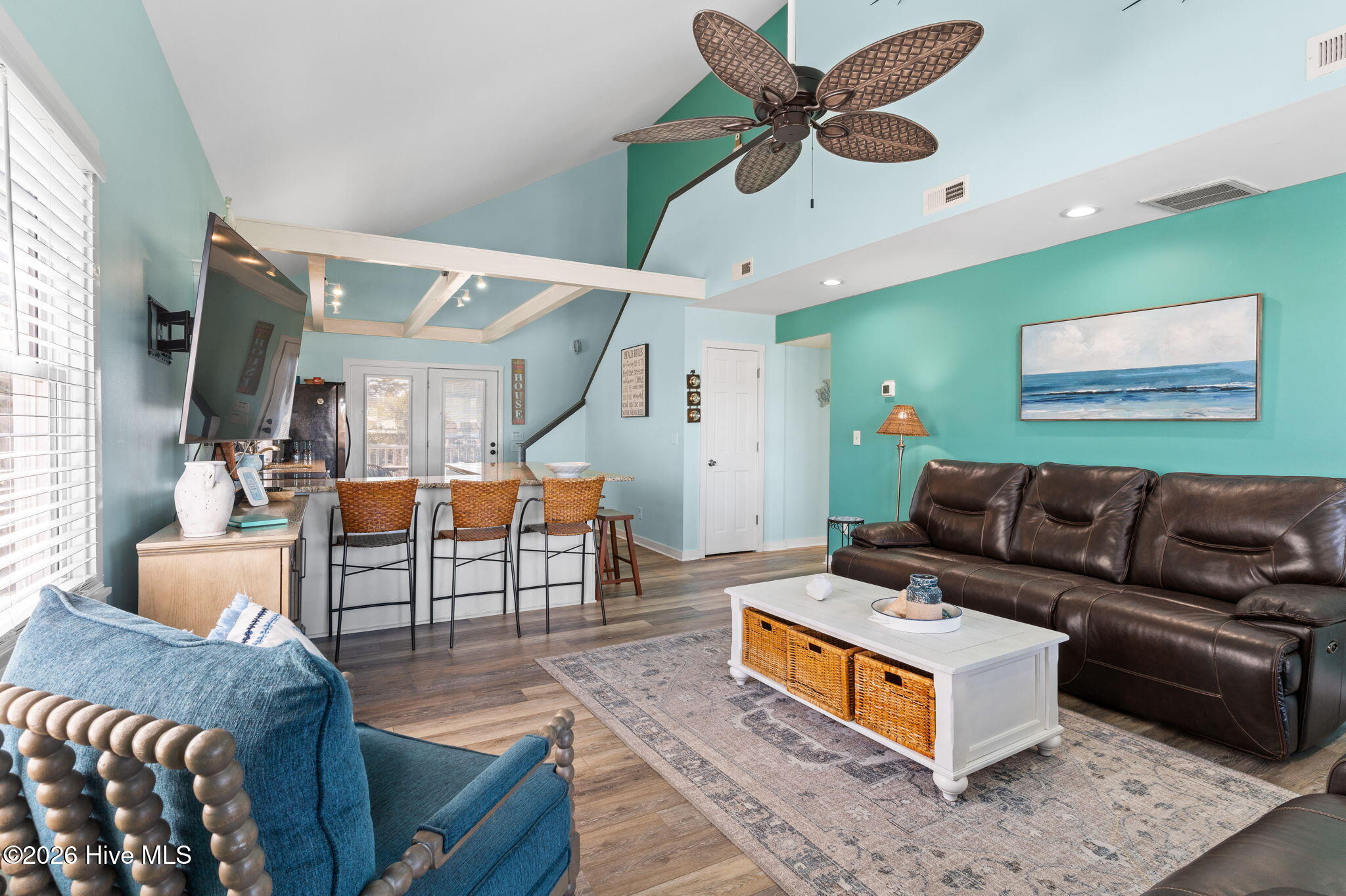 100557259 | Photo 16