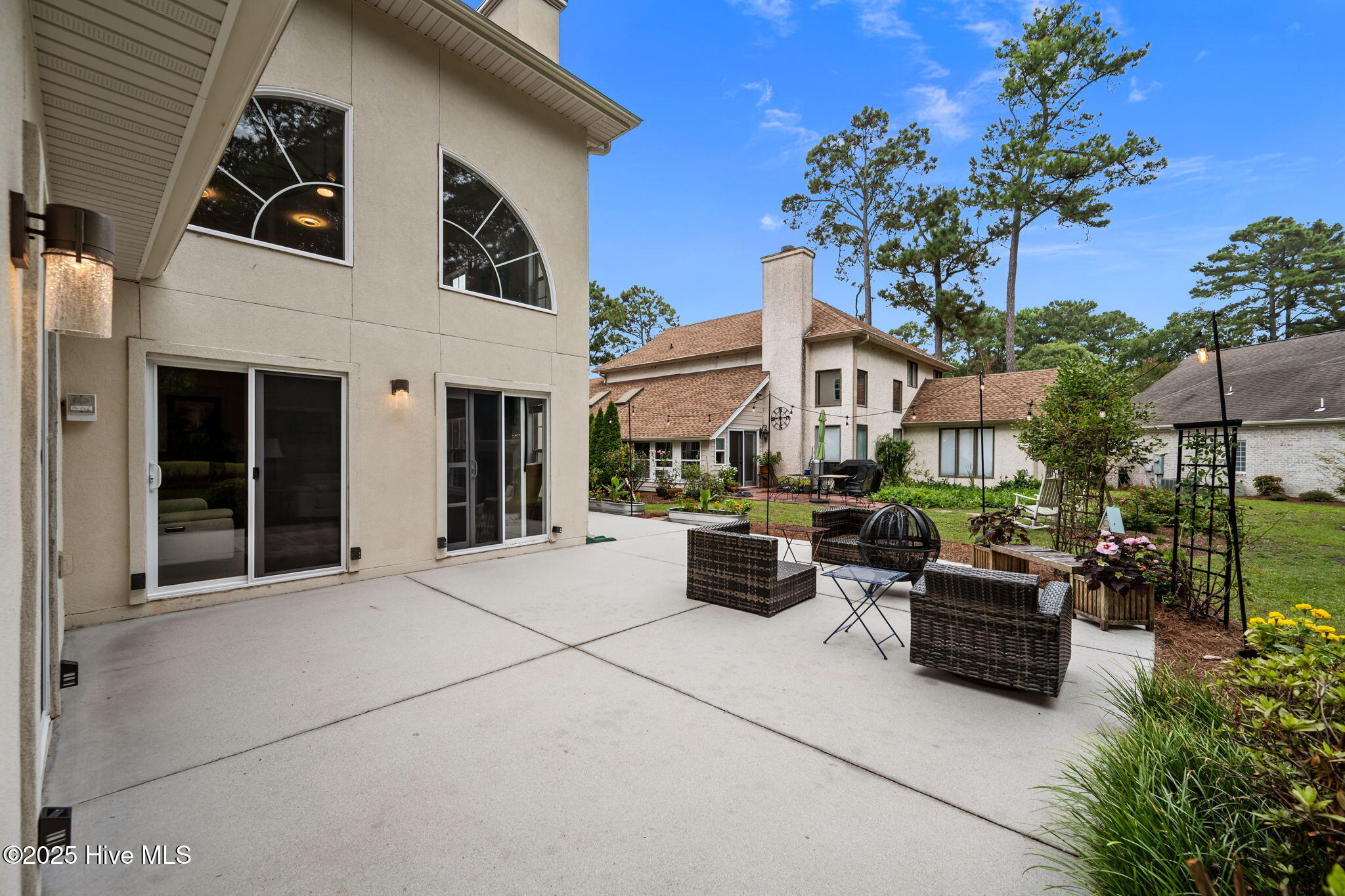 100524687 | Photo 51