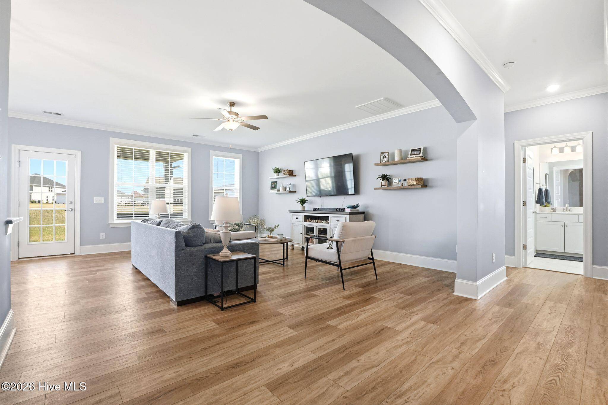 100563287 | Photo 19