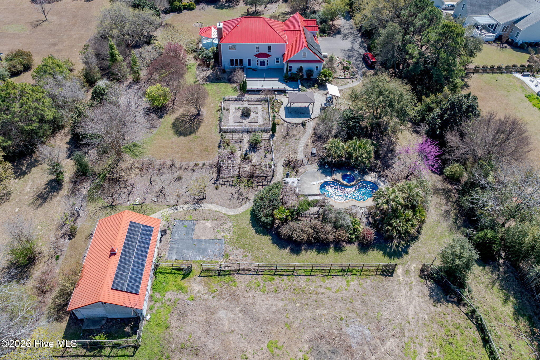 100552056 | Photo 81