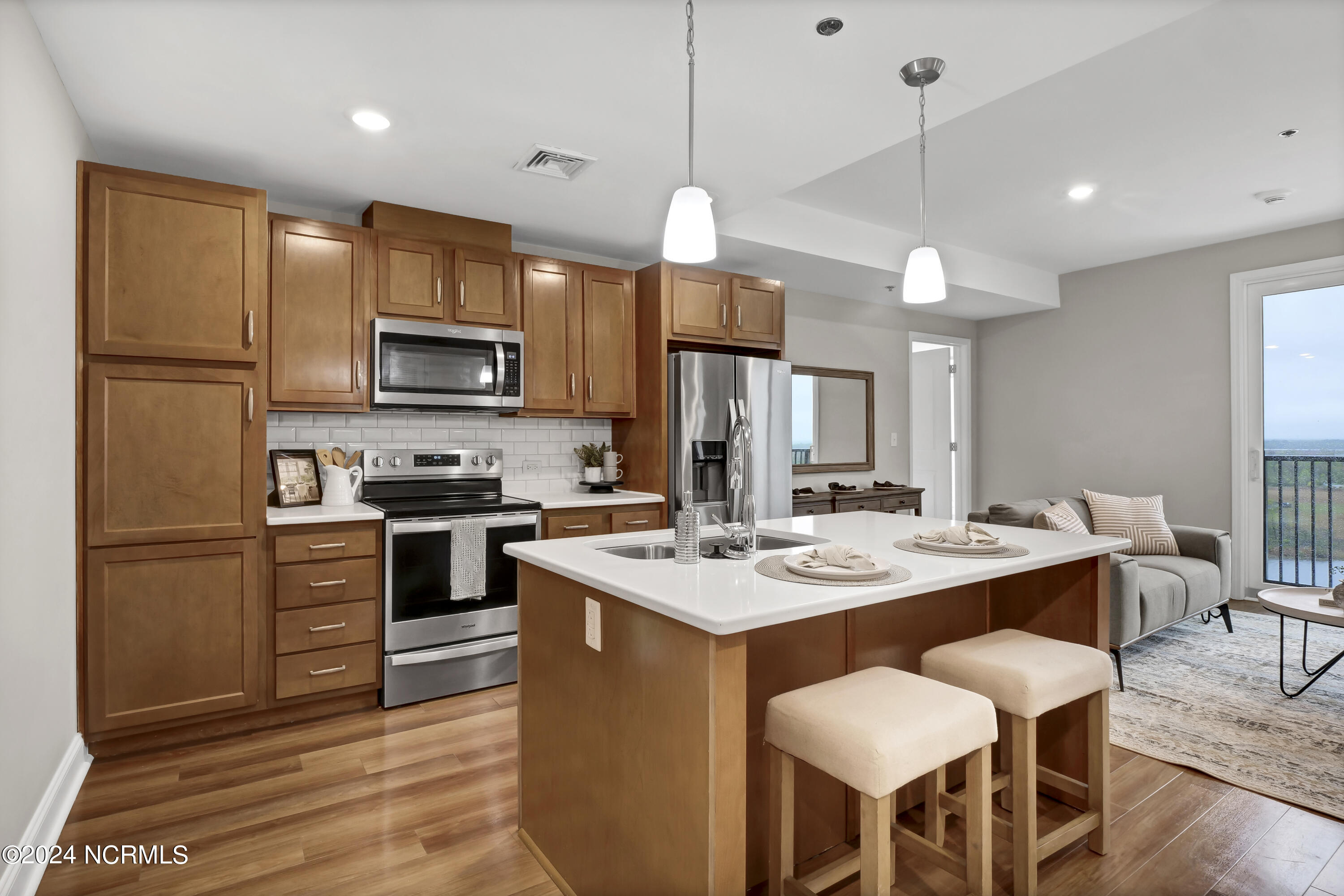 100469442 | Photo 16