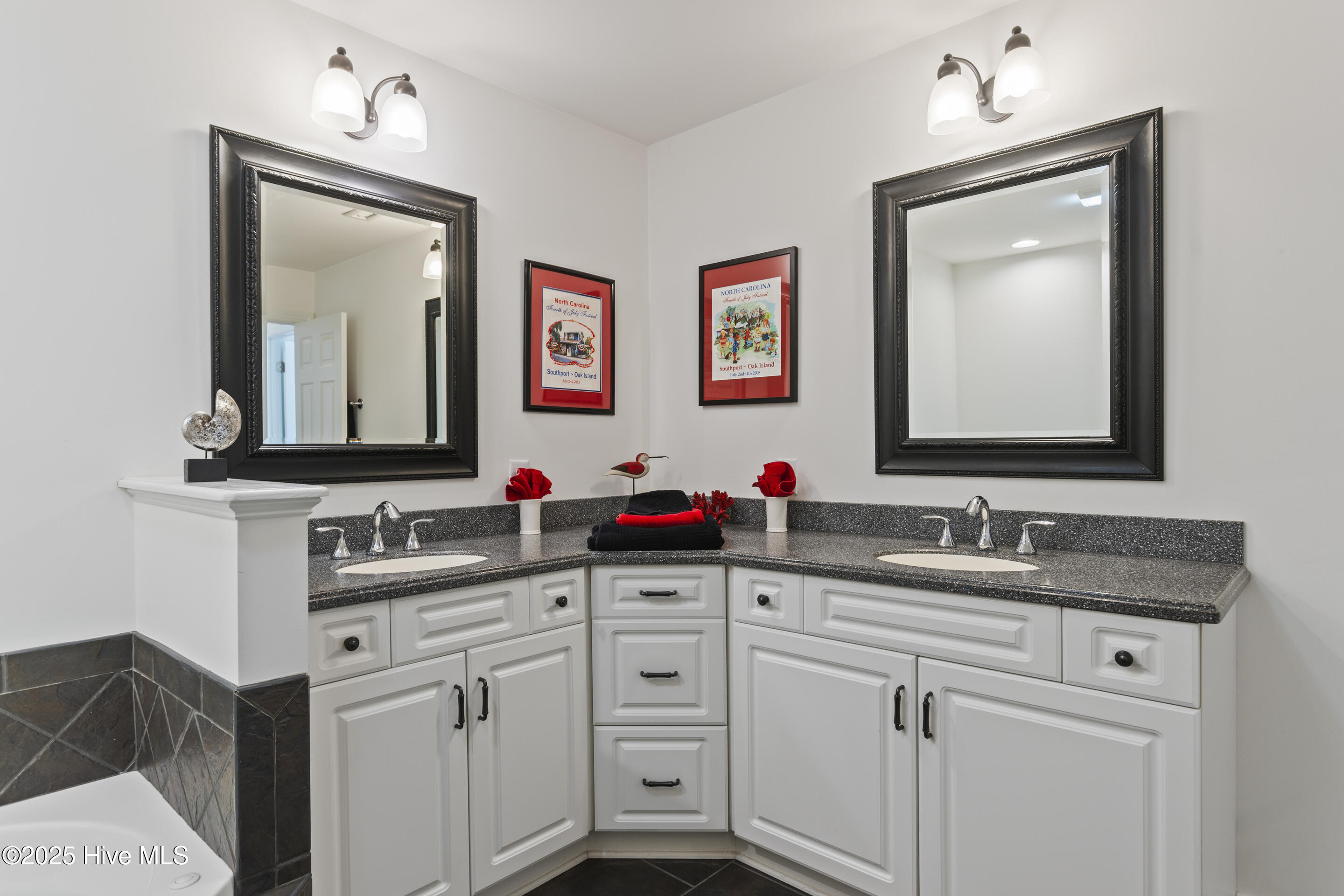 100493610 | Photo 73