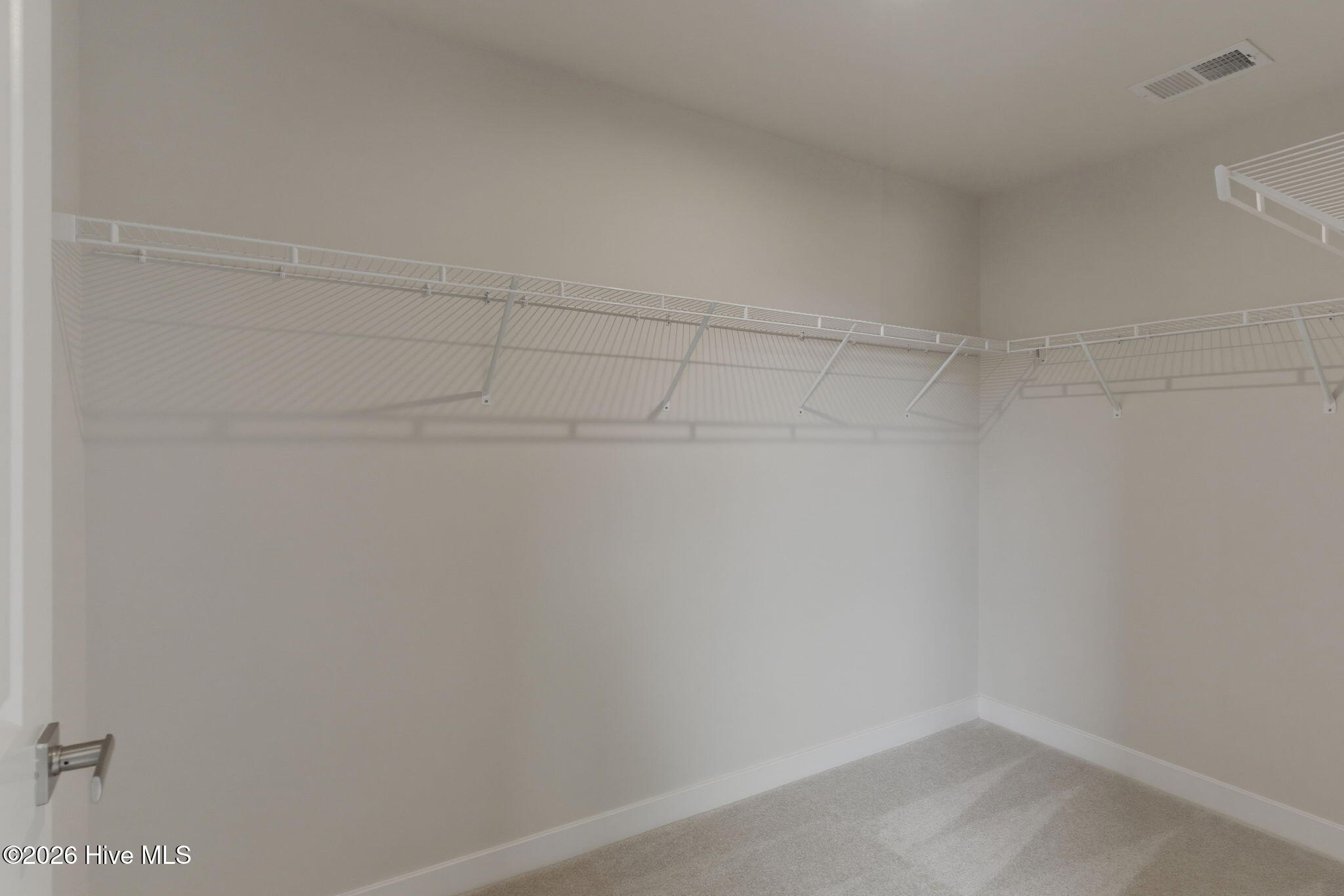 100569541 | Photo 21