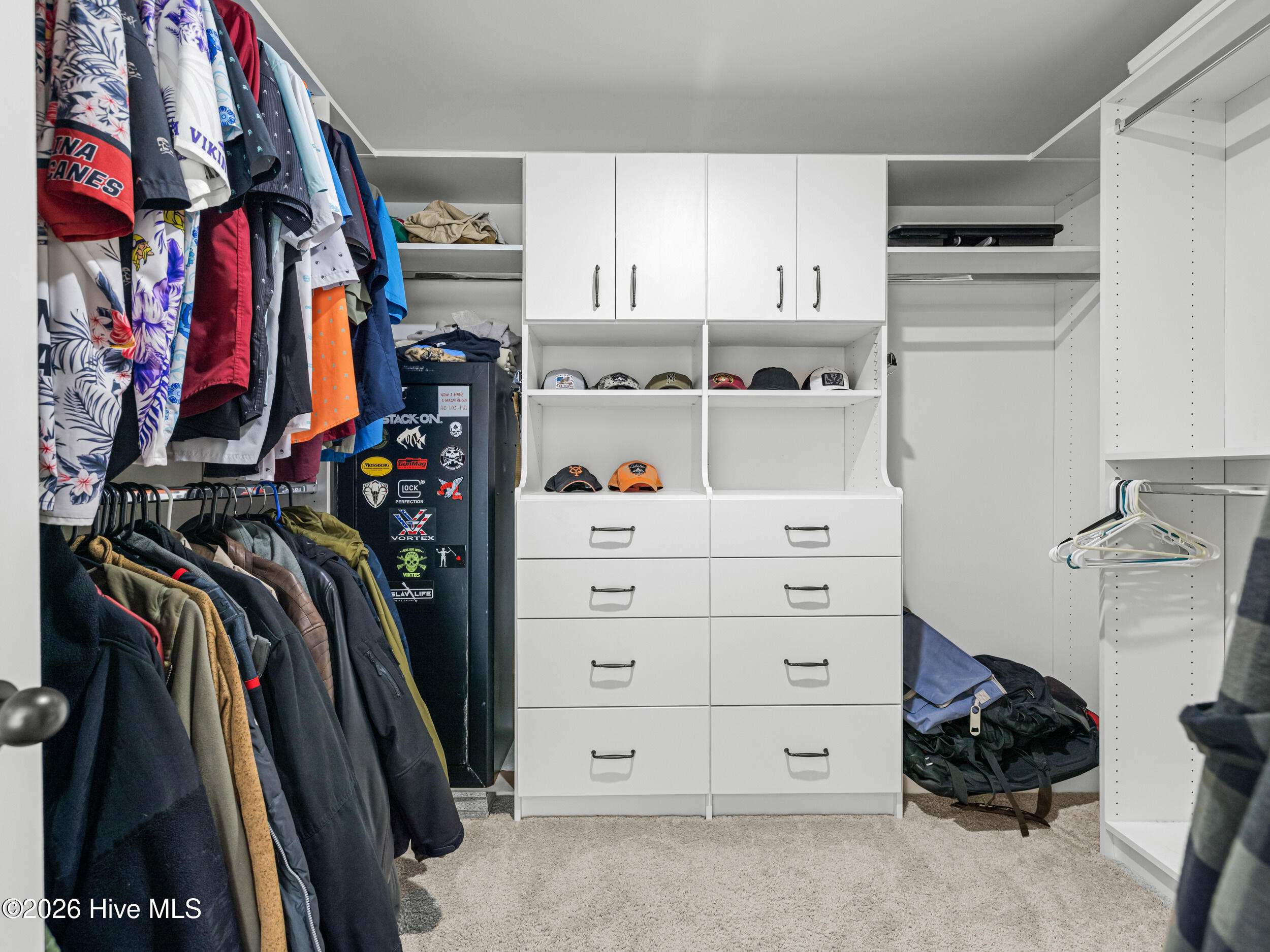 100570237 | Photo 62