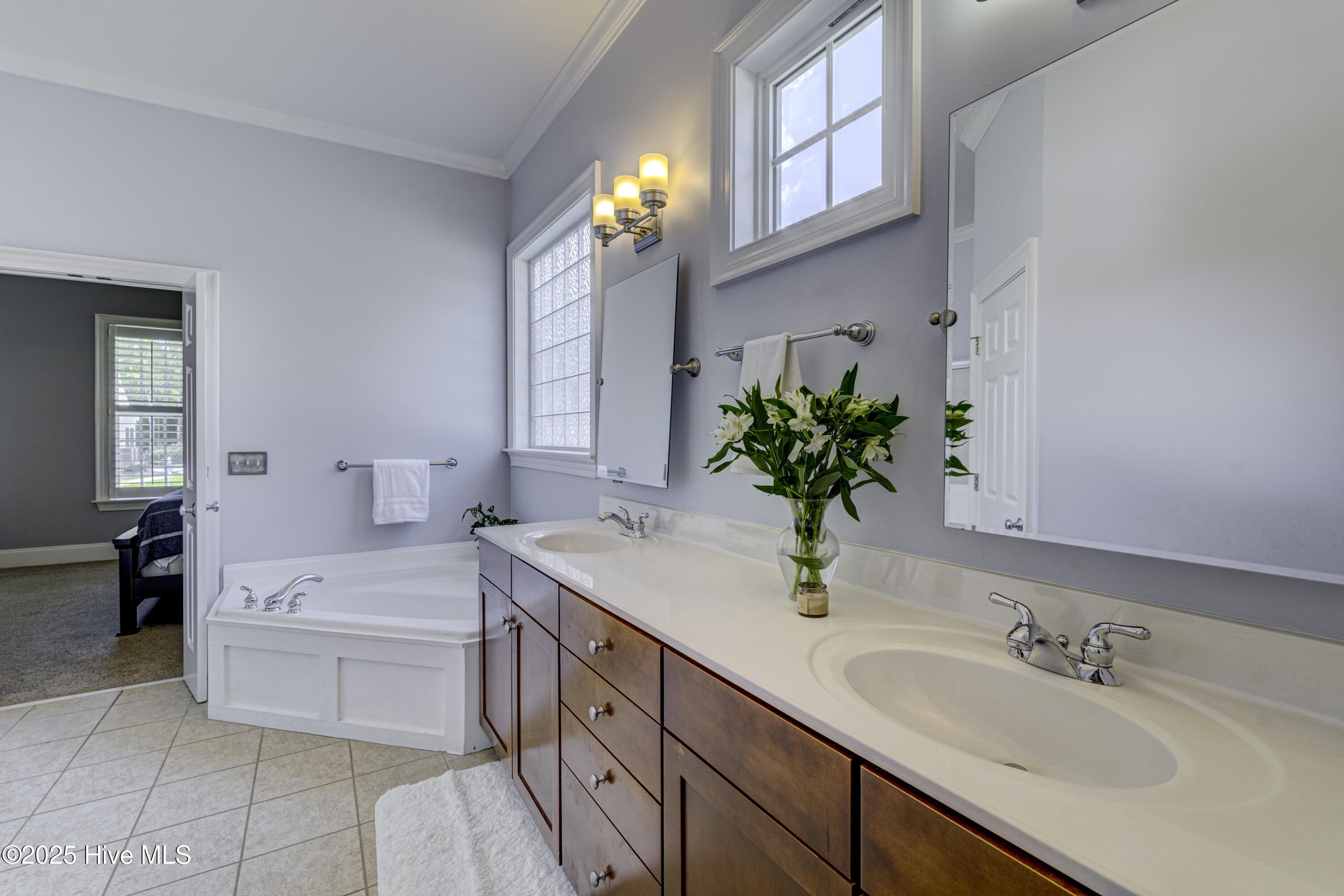 100535158 | Photo 40