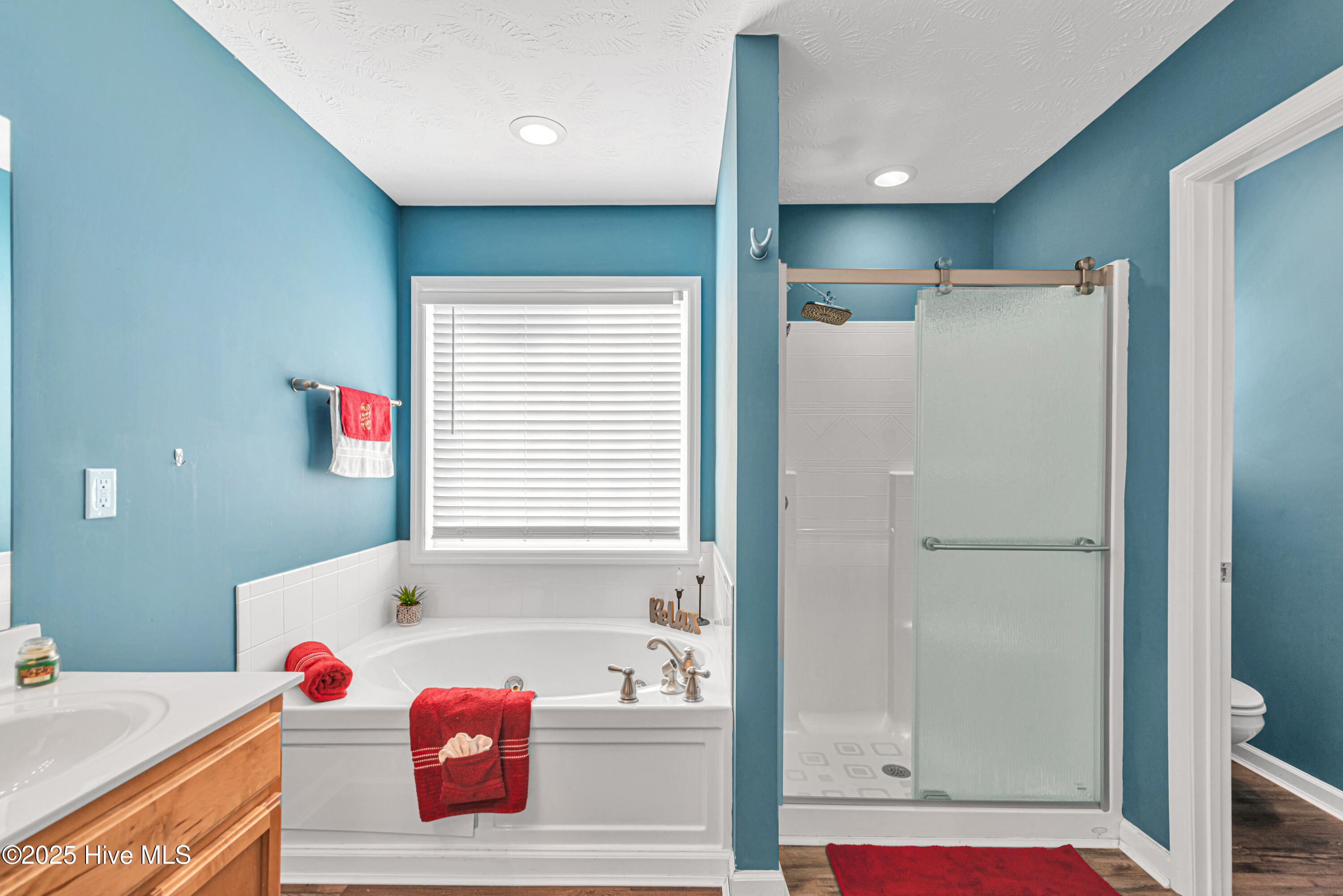 100543275 | Photo 36