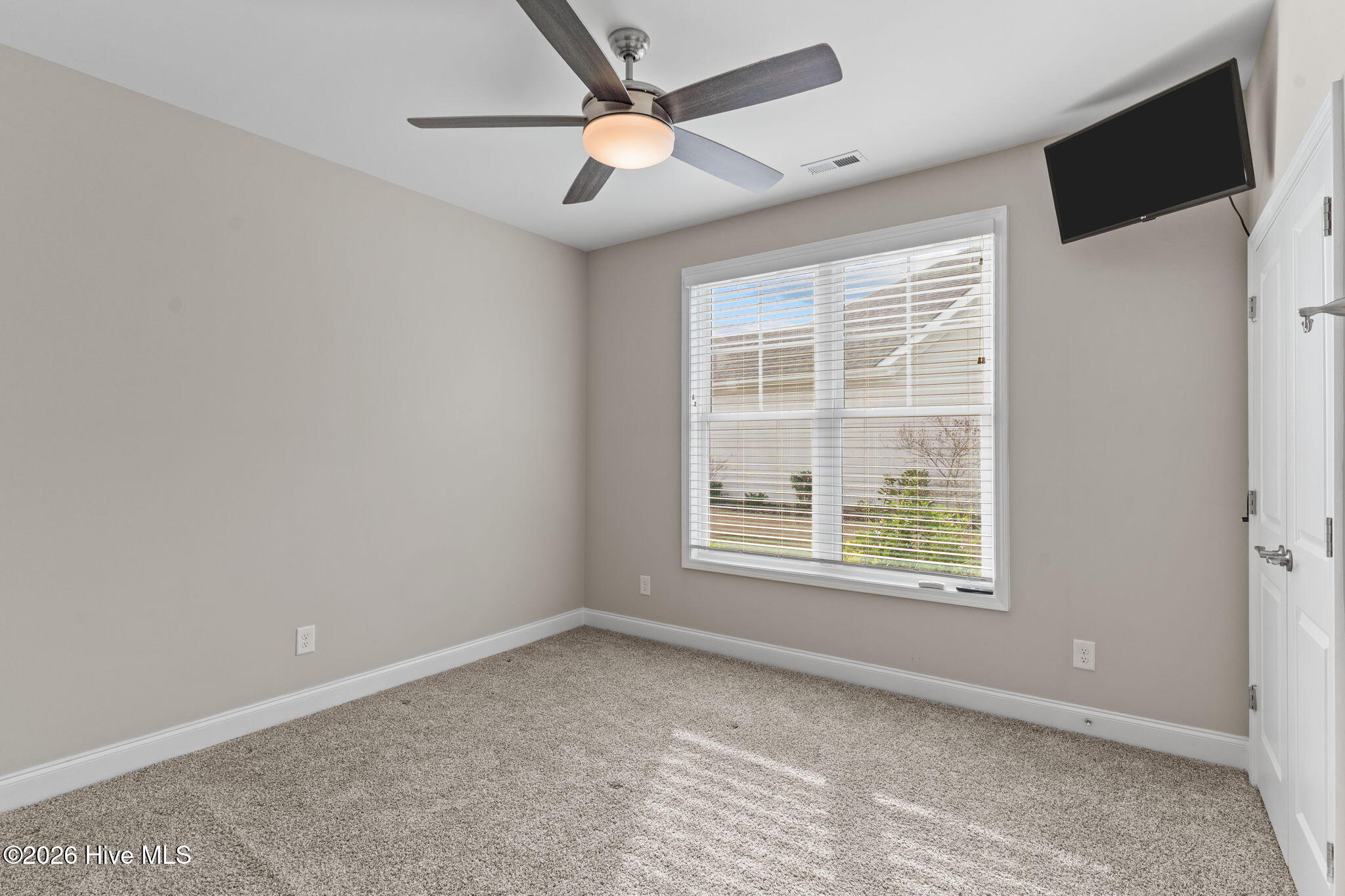 100559124 | Photo 33