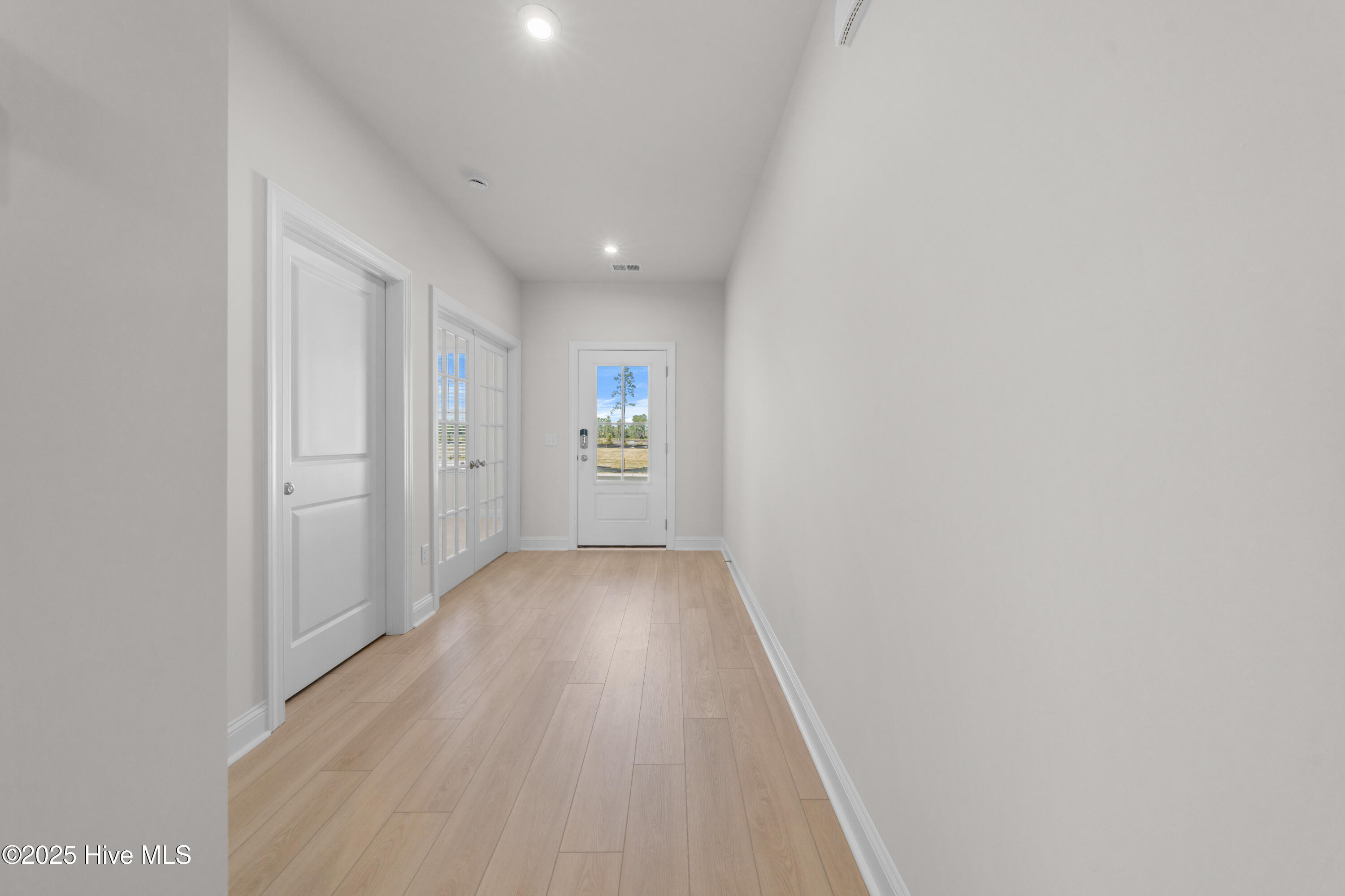 100565958 | Photo 11