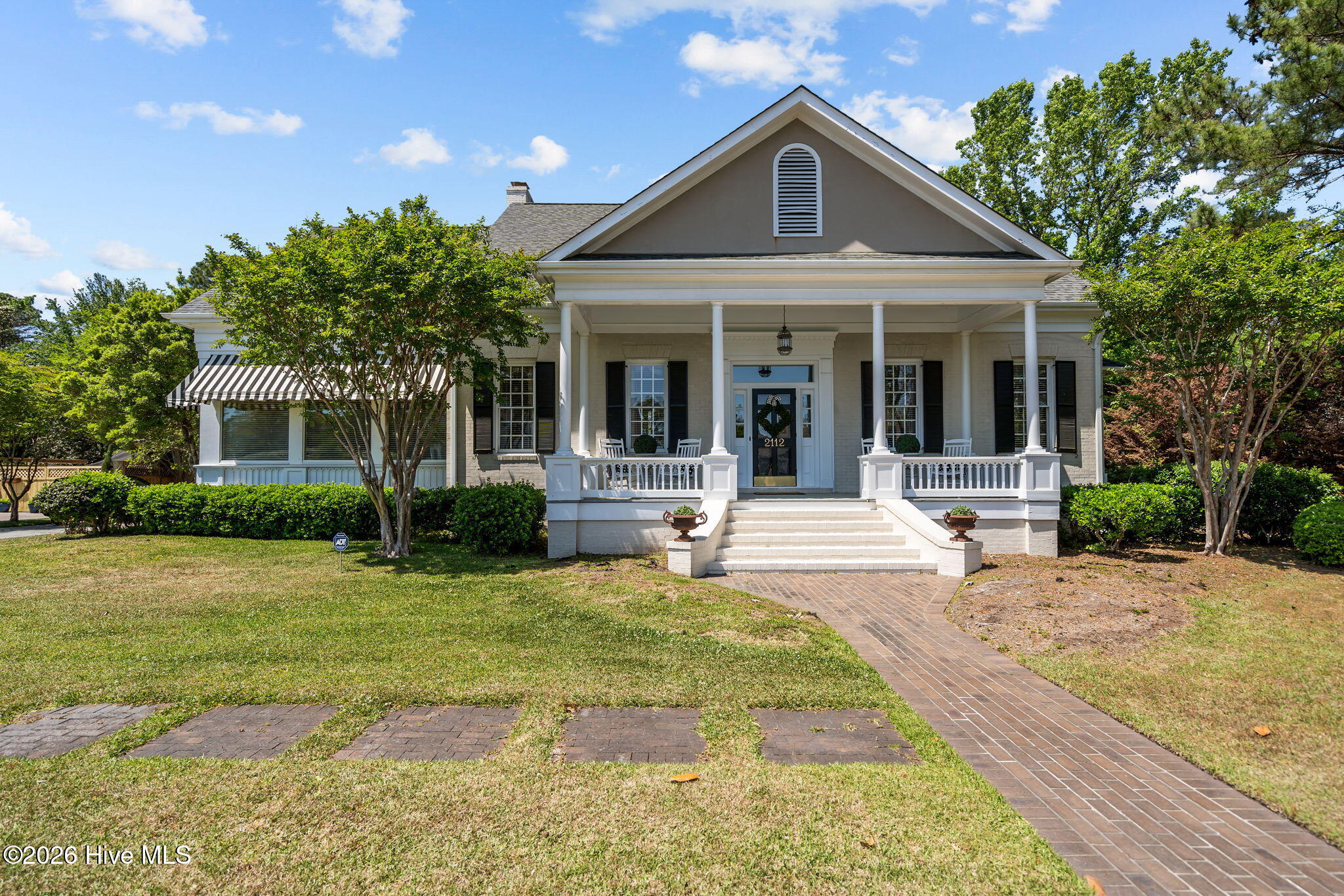 100570294 | Photo 53