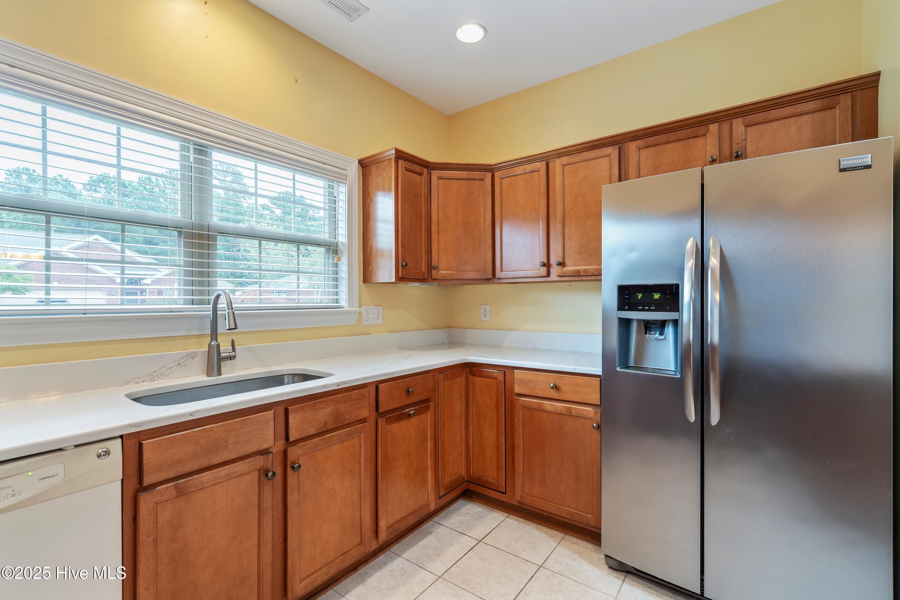 100532046 | Photo 12