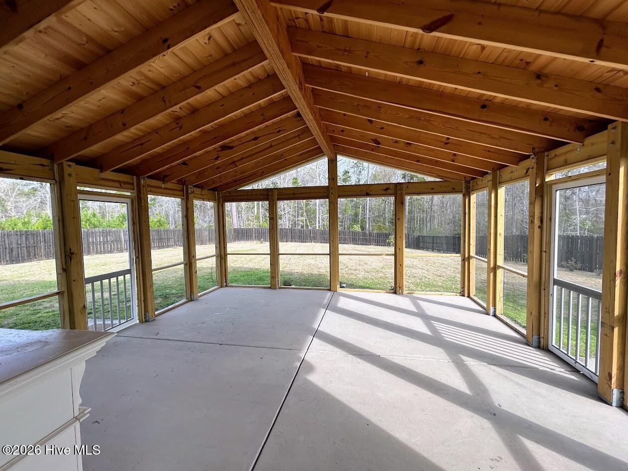 100562771 | Photo 13