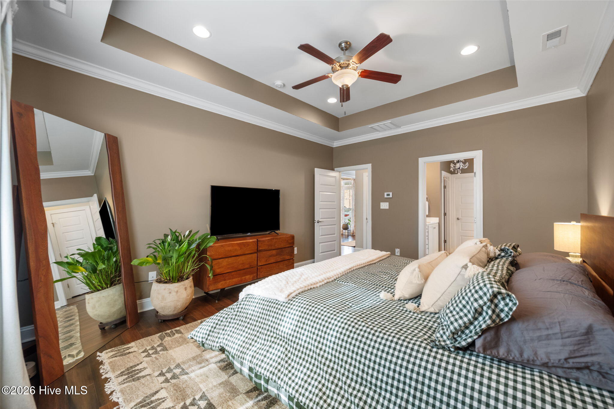 100553408 | Photo 19