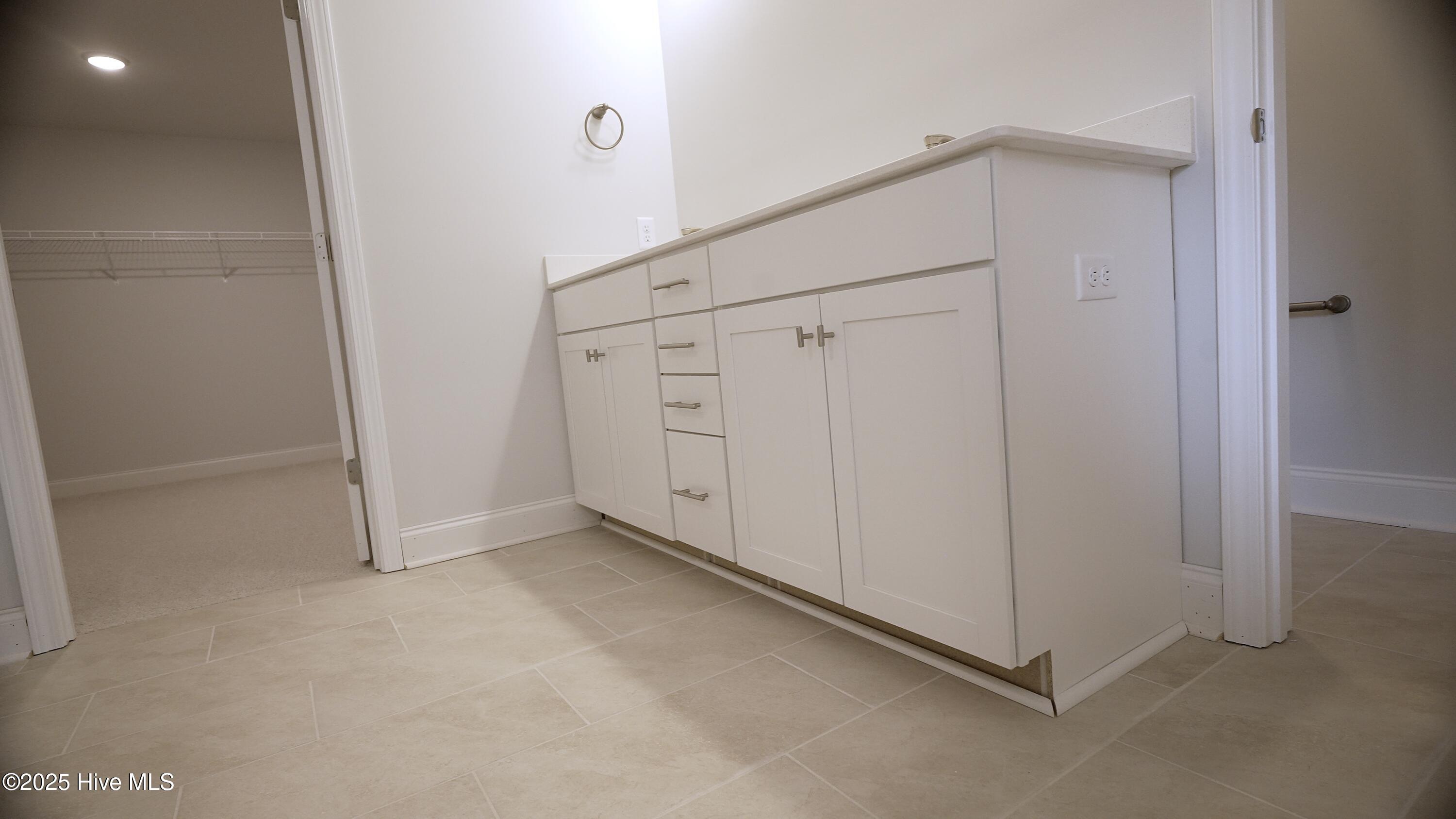 100428126 | Photo 26