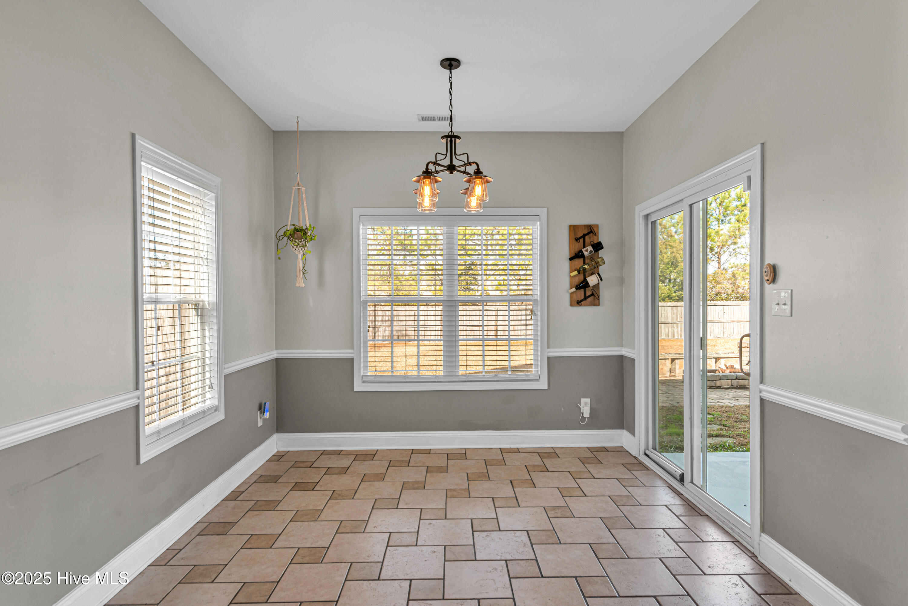 100545574 | Photo 17