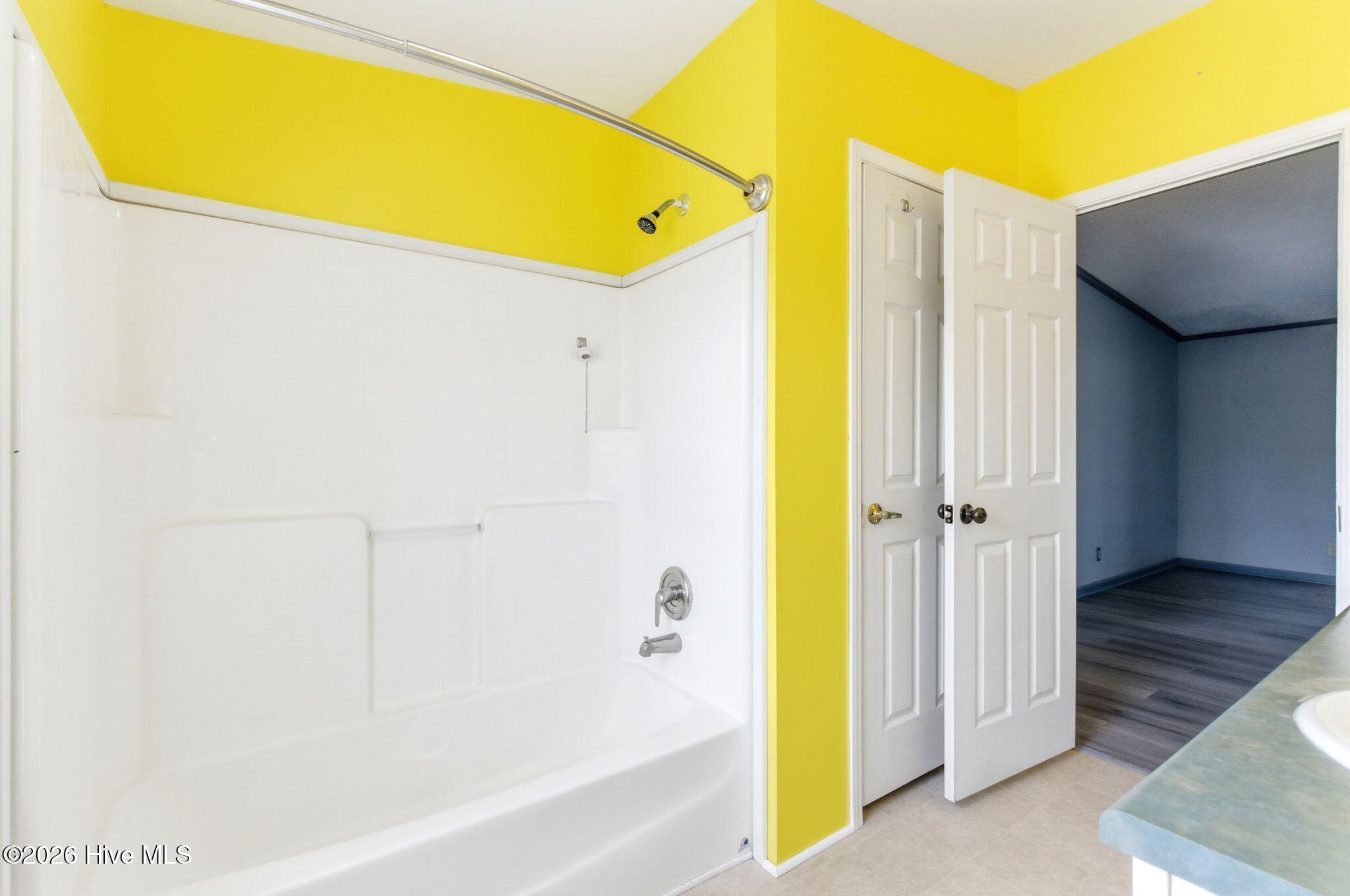 100561551 | Photo 46