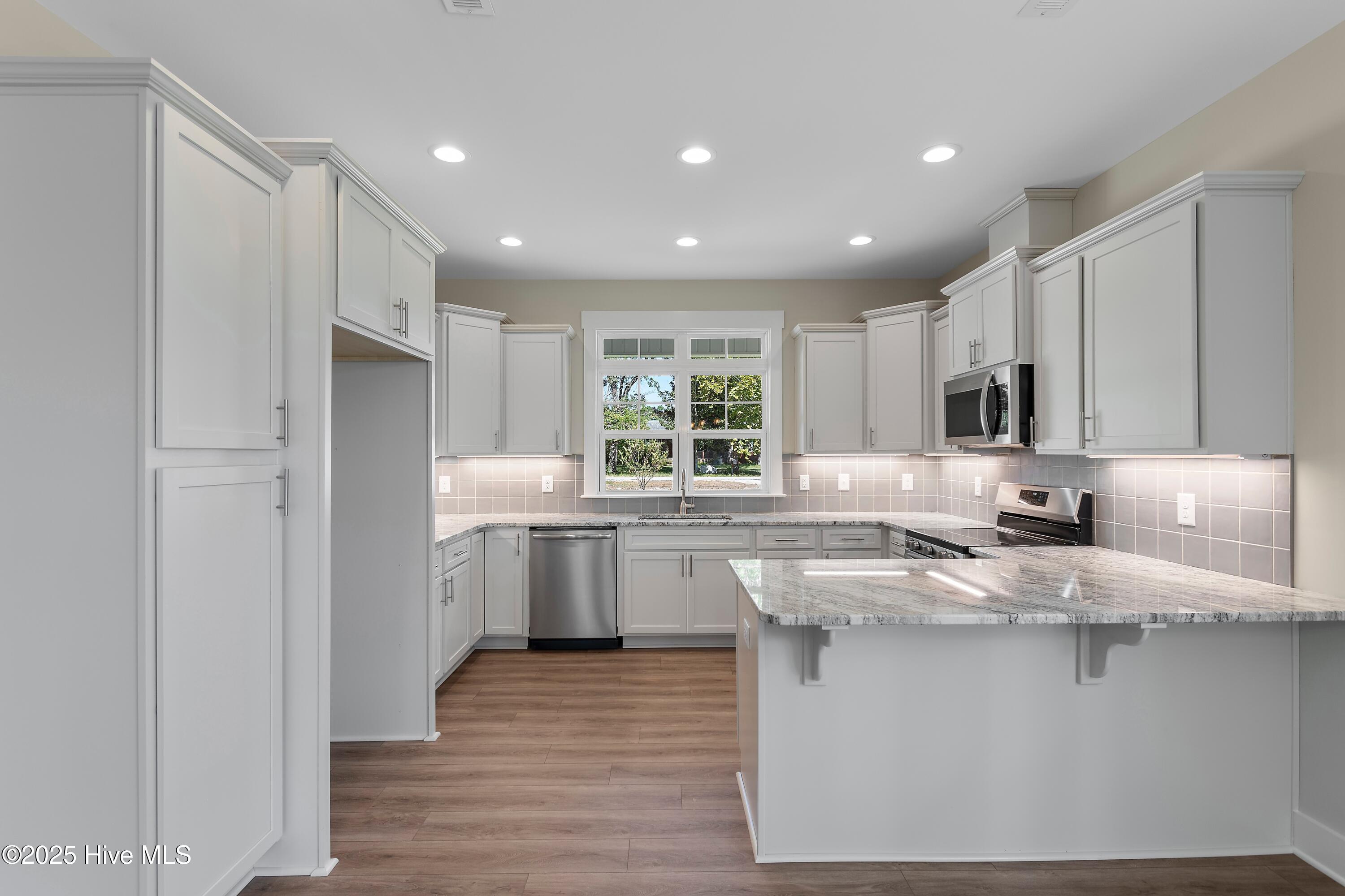 100513249 | Photo 25